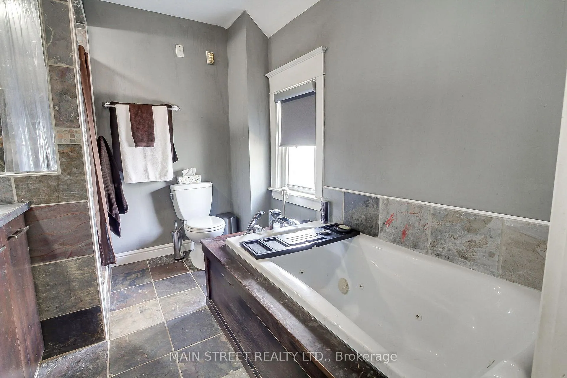 Photo 24 of 19 Macdonald Street, Etobicoke, Mimico — HOMEH
