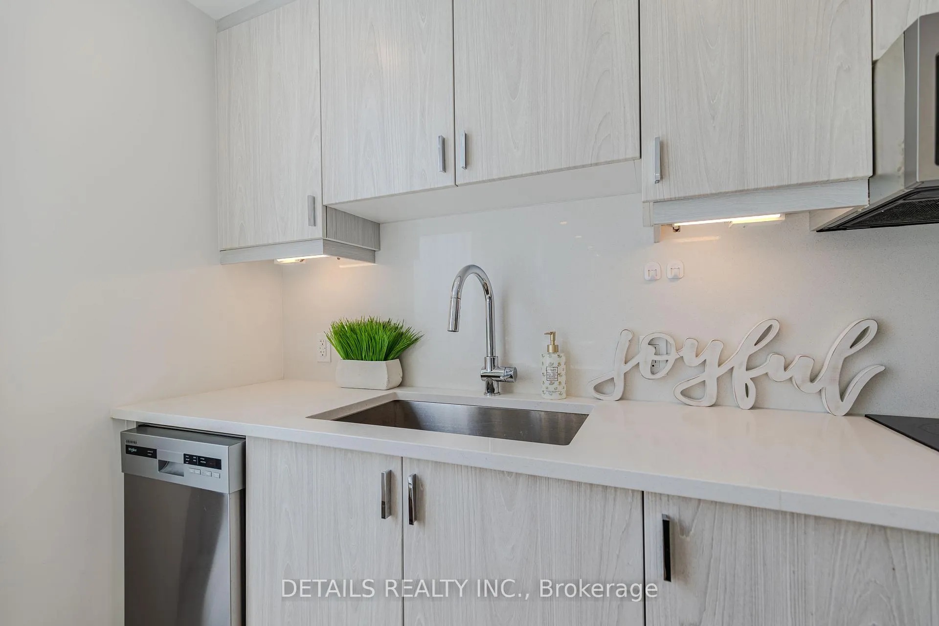 Photo 11 of Unit 1008, 340 Queen Street, Ottawa, Ottawa Centre — HOMEH