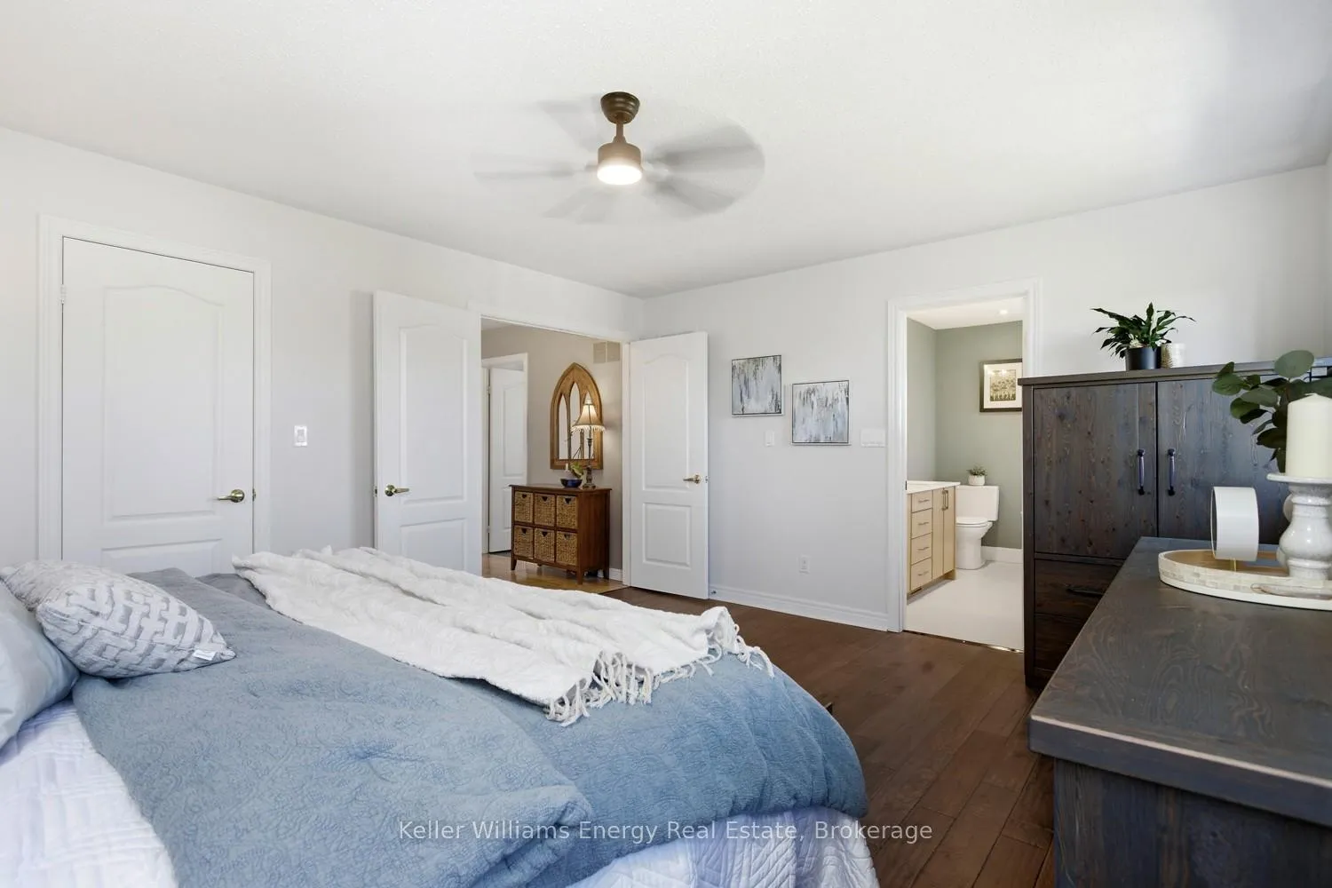 Photo 13 of 10 Tunney Place, Whitby, Brooklin — HOMEH