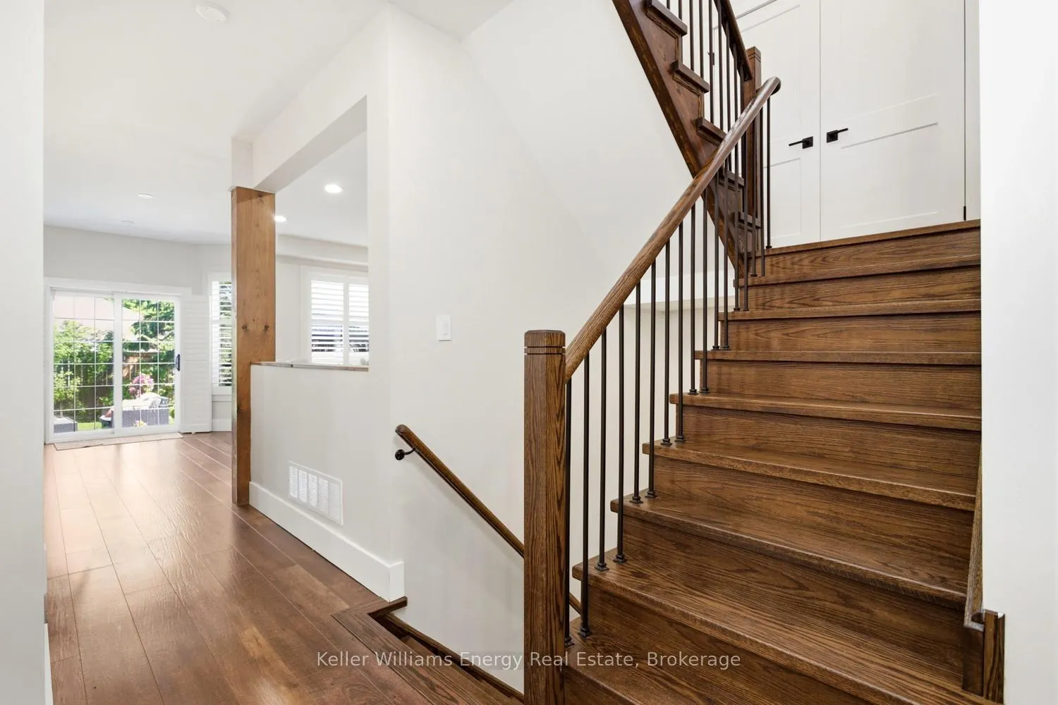 Photo 21 of 10 Tunney Place, Whitby, Brooklin — HOMEH