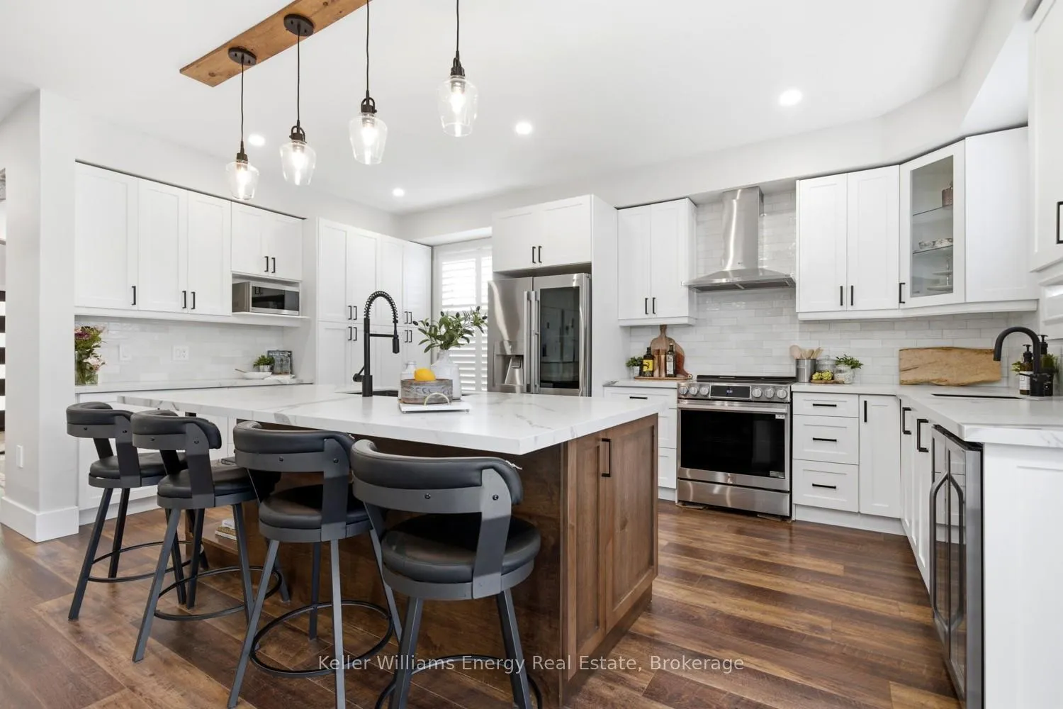 Photo 23 of 10 Tunney Place, Whitby, Brooklin — HOMEH