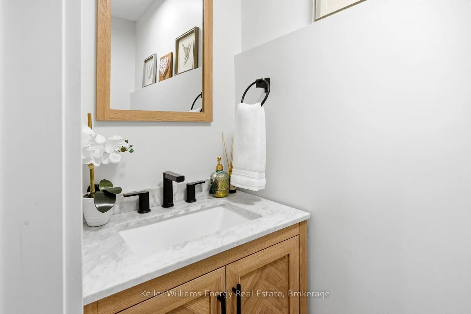 Photo 30 of 10 Tunney Place, Whitby, Brooklin — HOMEH