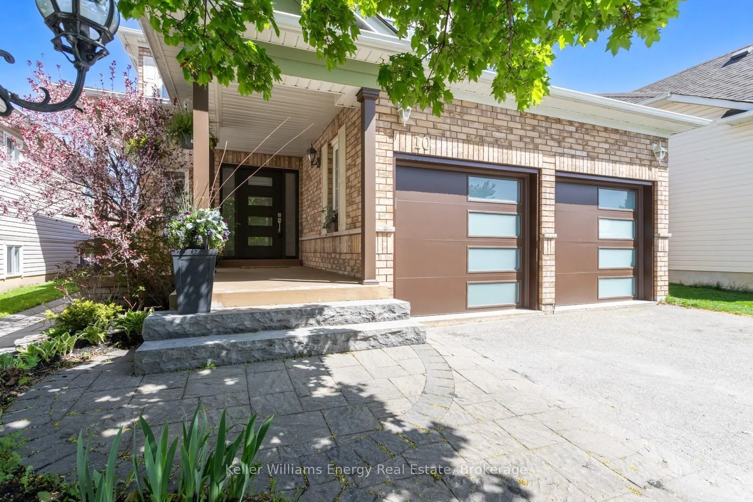 Photo 37 of 10 Tunney Place, Whitby, Brooklin — HOMEH