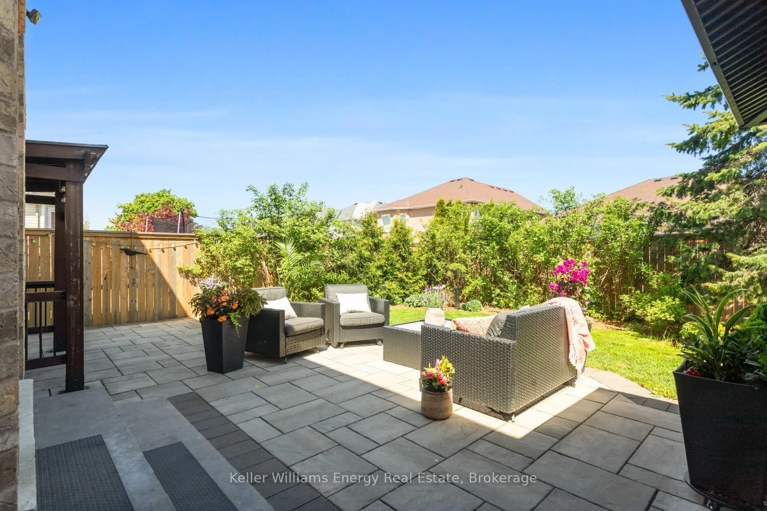Photo 44 of 10 Tunney Place, Whitby, Brooklin — HOMEH