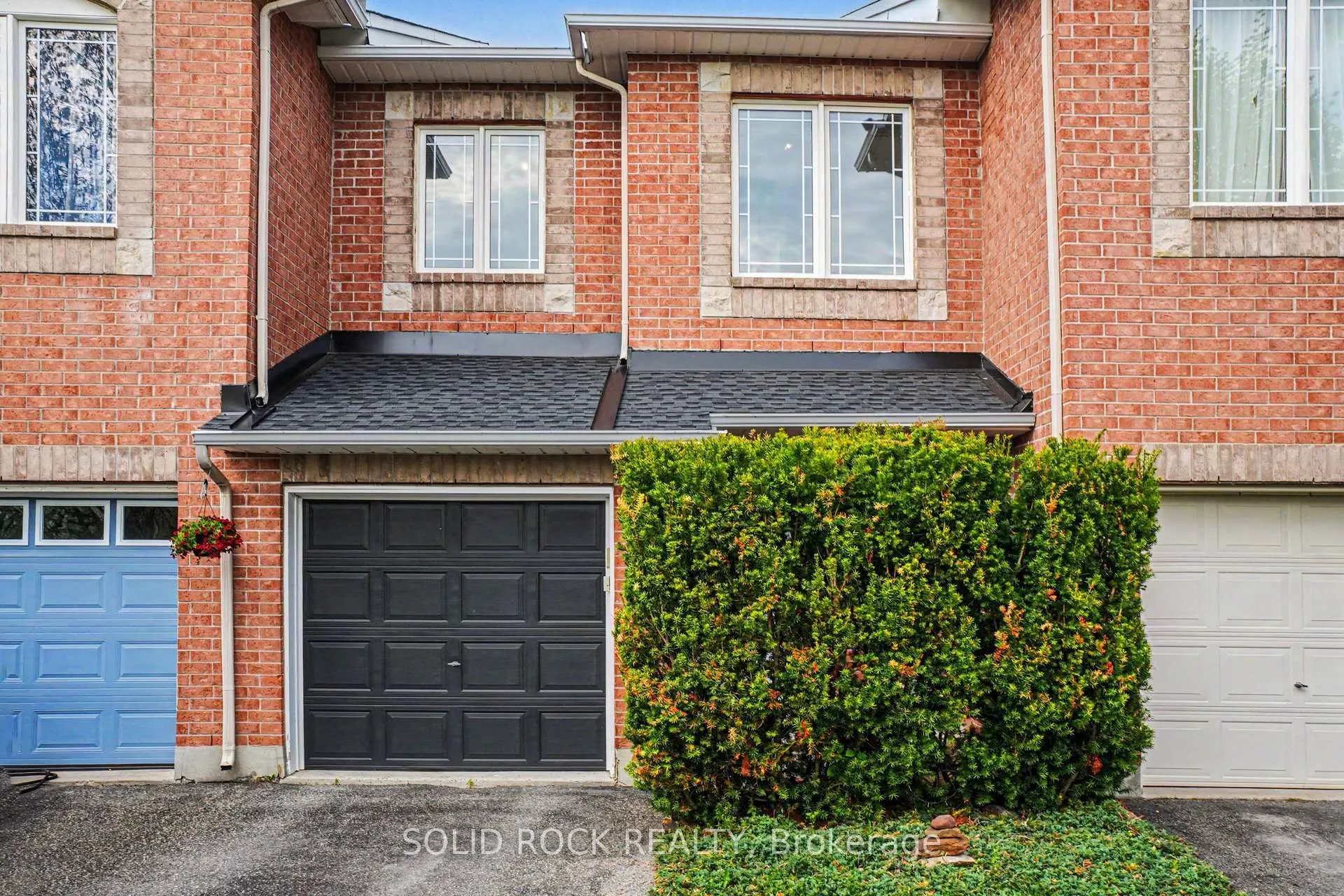 Photo 1 of 2064 Dunollie Crescent, Ottawa, Kanata - Morgan's Grant/South March — HOMEH