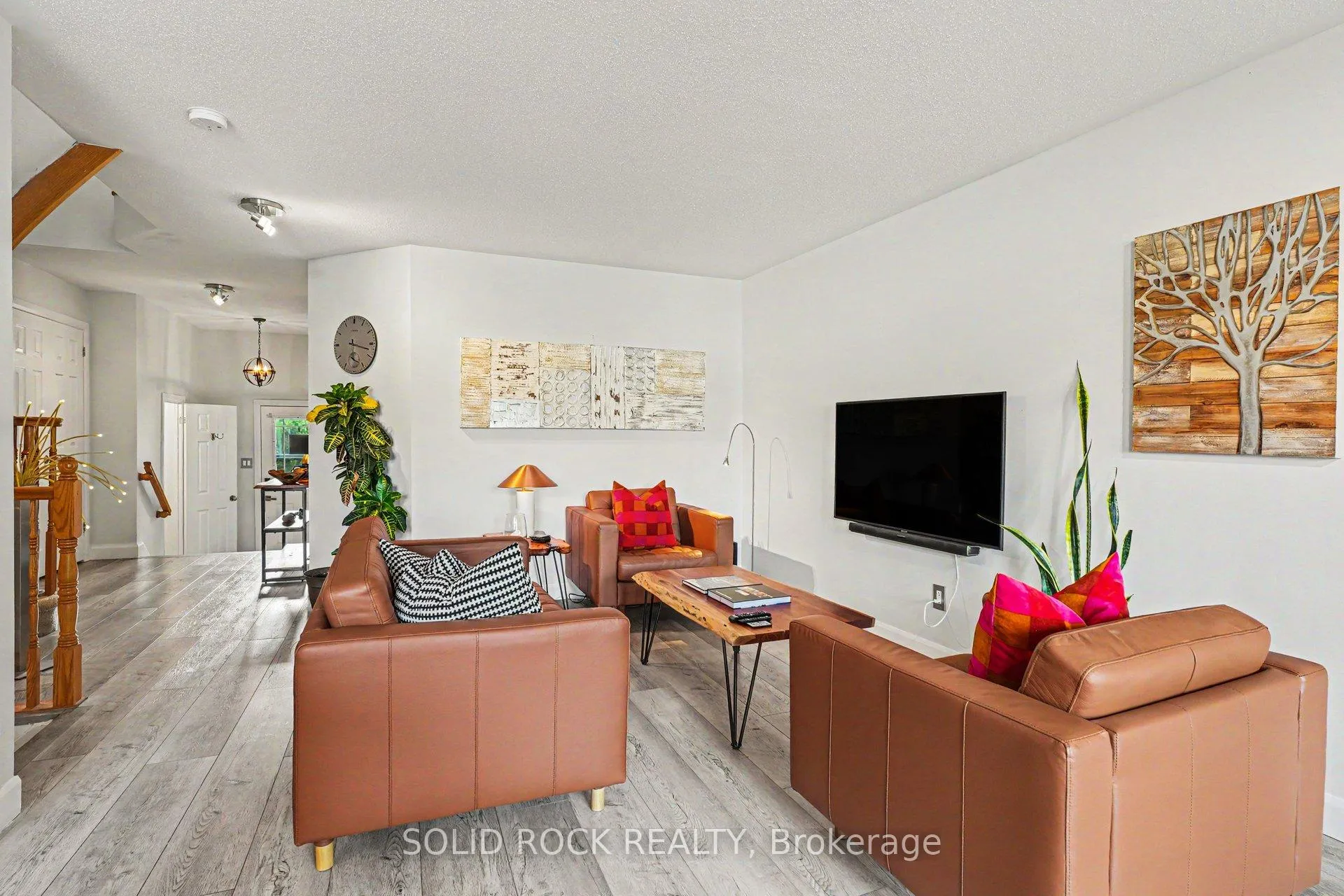 Photo 3 of 2064 Dunollie Crescent, Ottawa, Kanata - Morgan's Grant/South March — HOMEH
