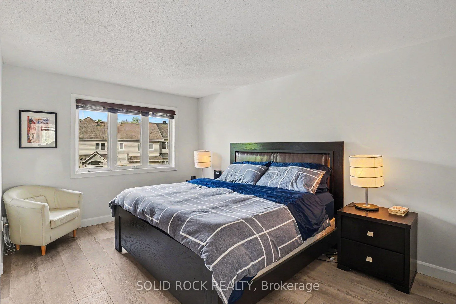 Photo 12 of 2064 Dunollie Crescent, Ottawa, Kanata - Morgan's Grant/South March — HOMEH