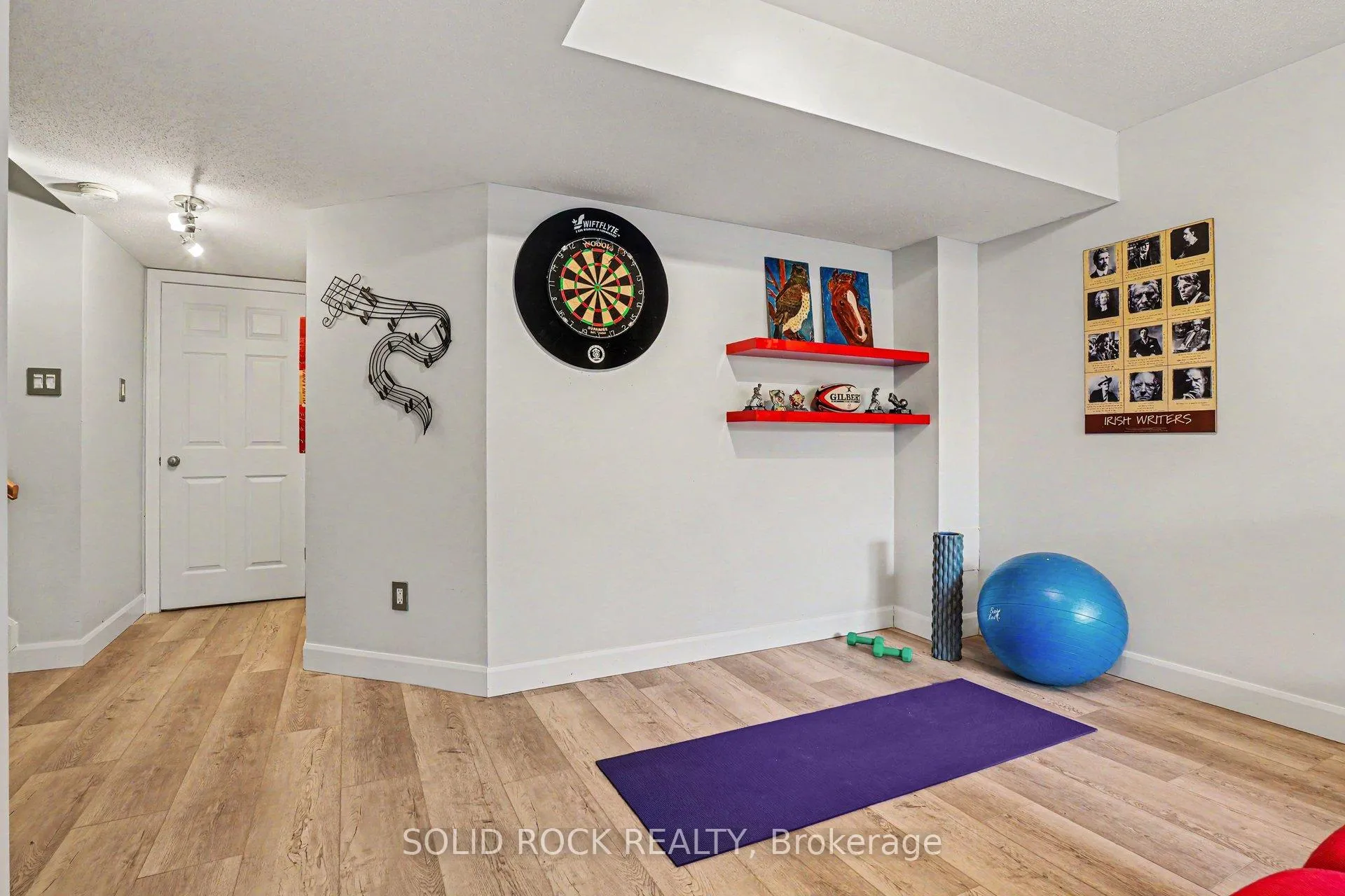 Photo 19 of 2064 Dunollie Crescent, Ottawa, Kanata - Morgan's Grant/South March — HOMEH