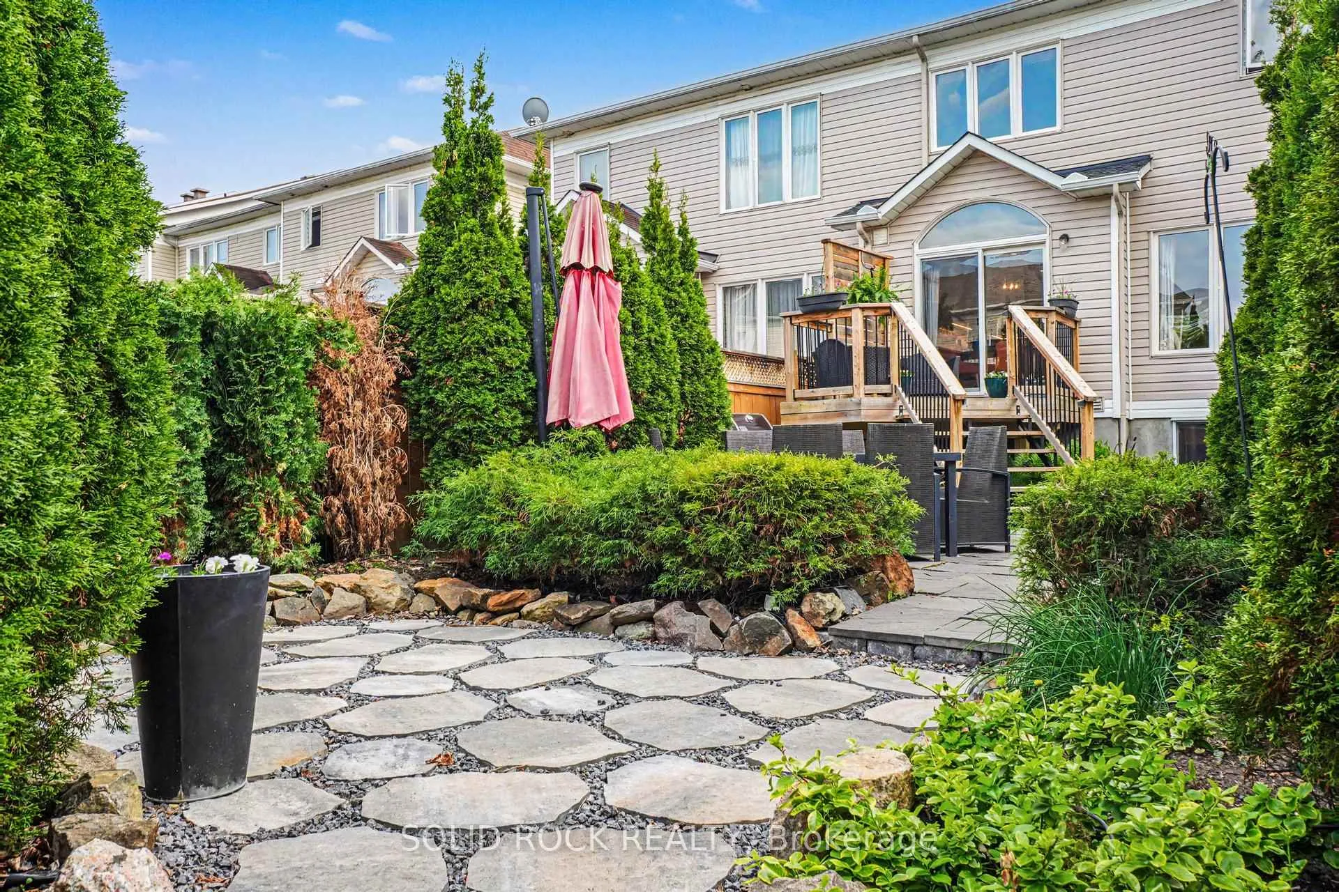 Photo 24 of 2064 Dunollie Crescent, Ottawa, Kanata - Morgan's Grant/South March — HOMEH