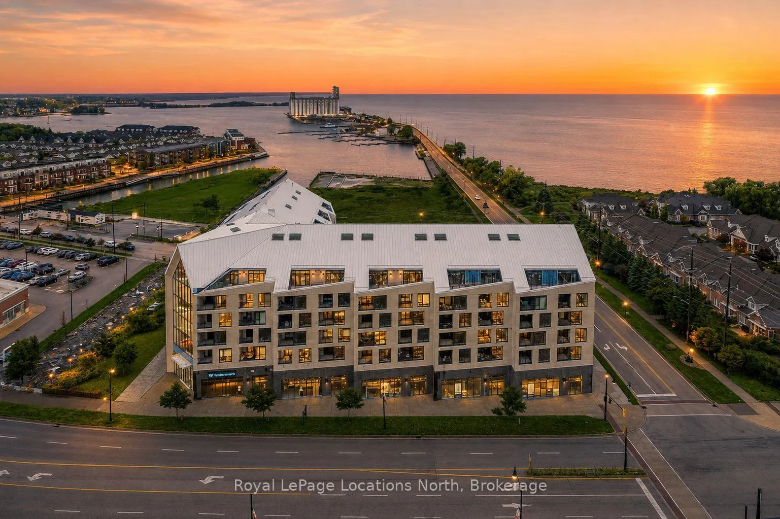 Photo of Unit 523, 31 Huron Street