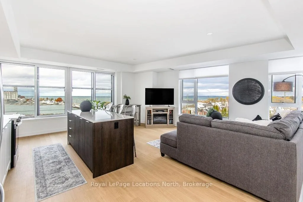 Photo 6 of Unit 523, 31 Huron Street, Collingwood — HOMEH