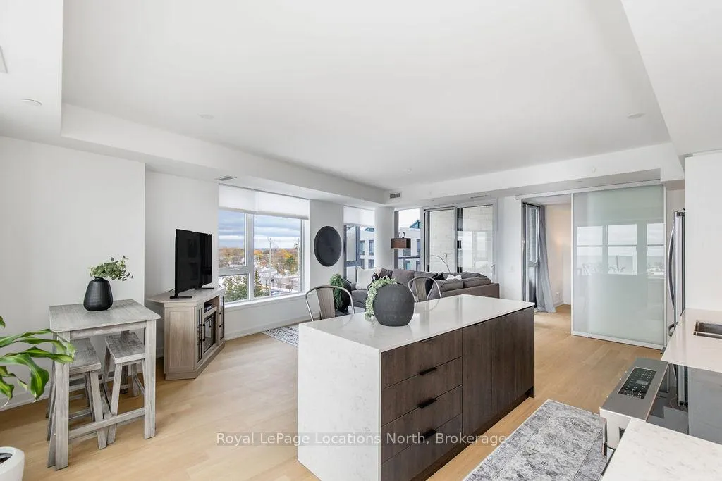Photo 14 of Unit 523, 31 Huron Street, Collingwood — HOMEH