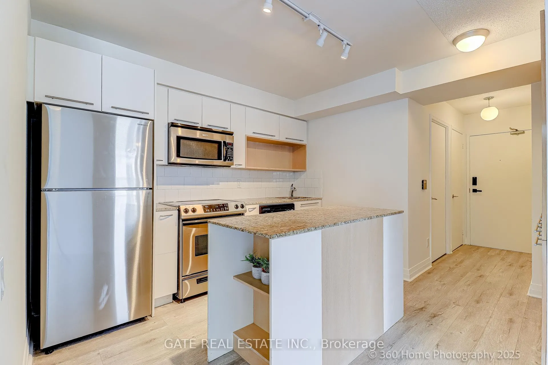 Photo 4 of Unit 1705, 21 Carlton Street, Toronto, Church-Yonge Corridor — HOMEH