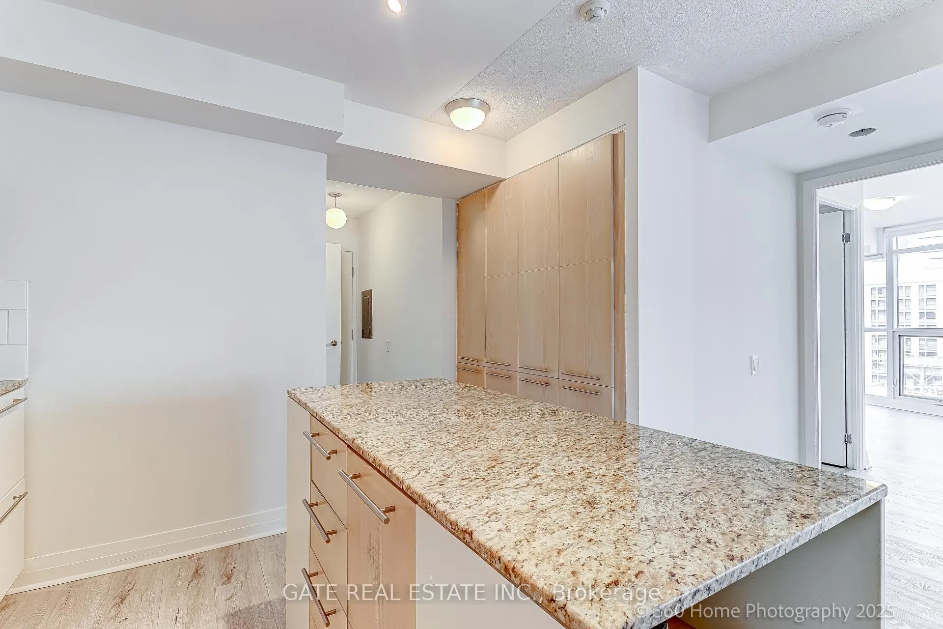 Photo 5 of Unit 1705, 21 Carlton Street, Toronto, Church-Yonge Corridor — HOMEH