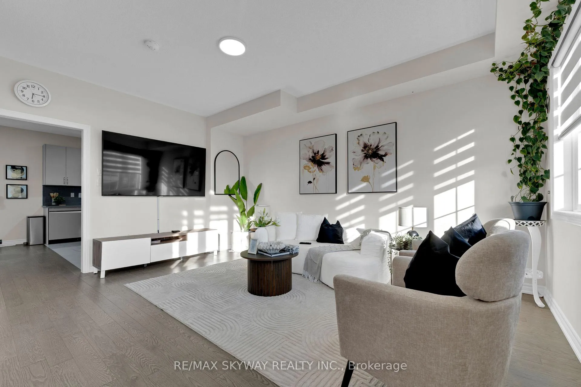 Photo 4 of 21 Allegro Drive, Brampton, Credit Valley — HOMEH
