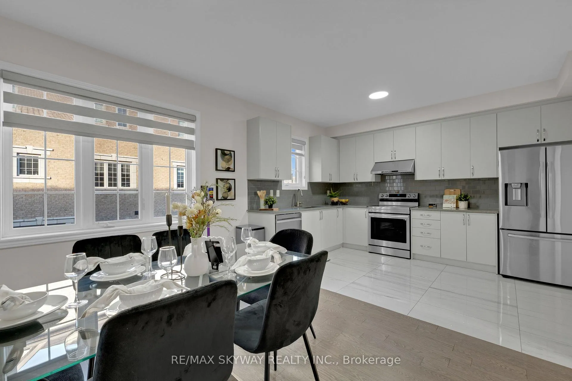 Photo 8 of 21 Allegro Drive, Brampton, Credit Valley — HOMEH