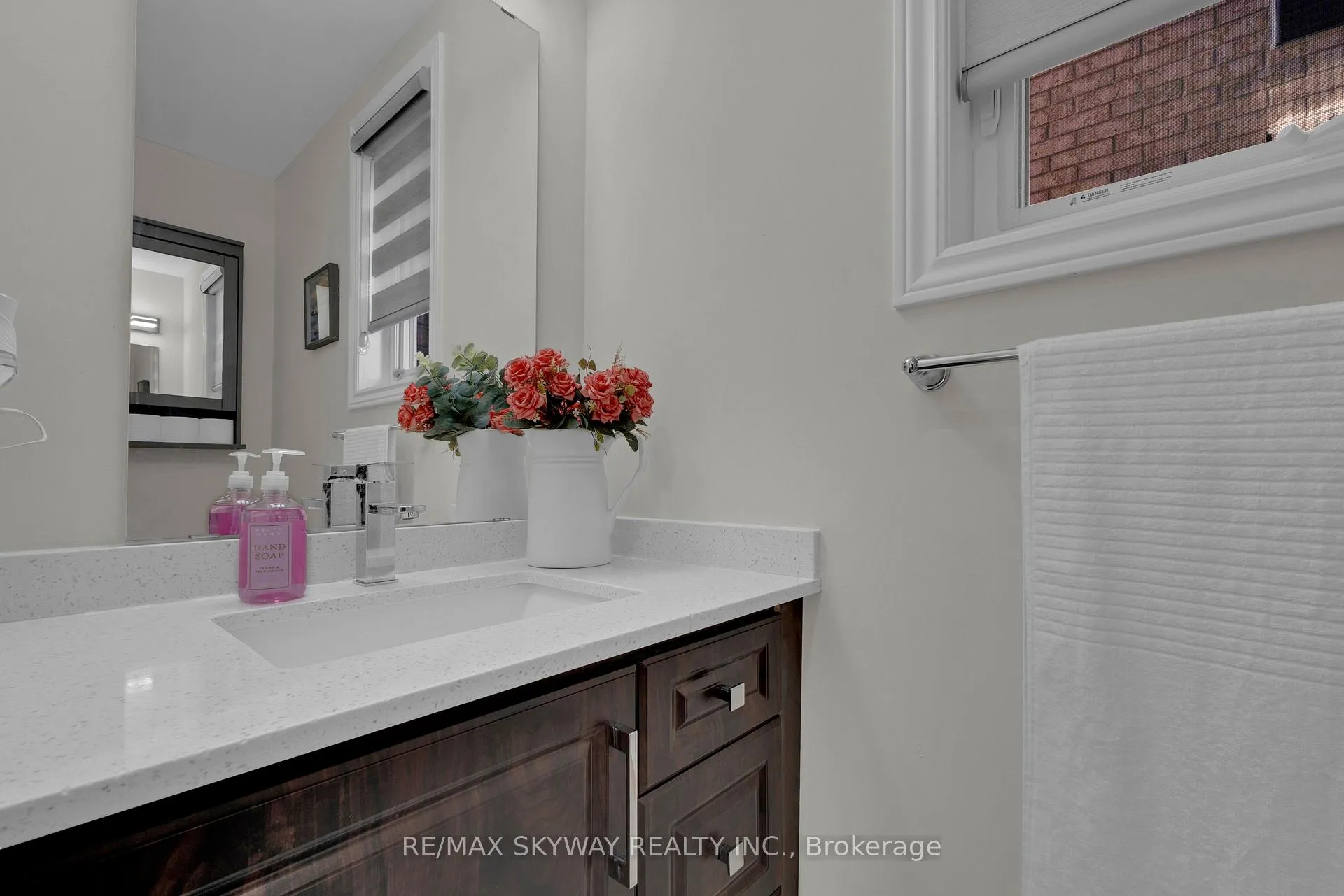 Photo 9 of 21 Allegro Drive, Brampton, Credit Valley — HOMEH