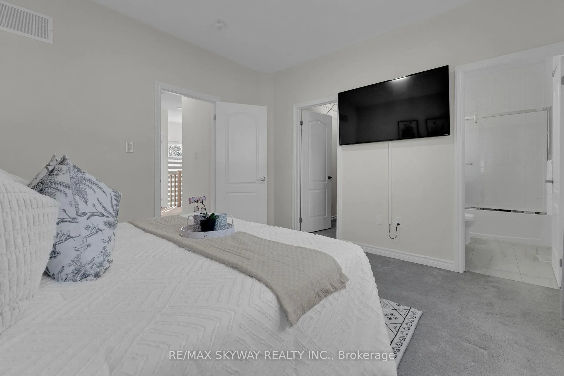 Photo 13 of 21 Allegro Drive, Brampton, Credit Valley — HOMEH
