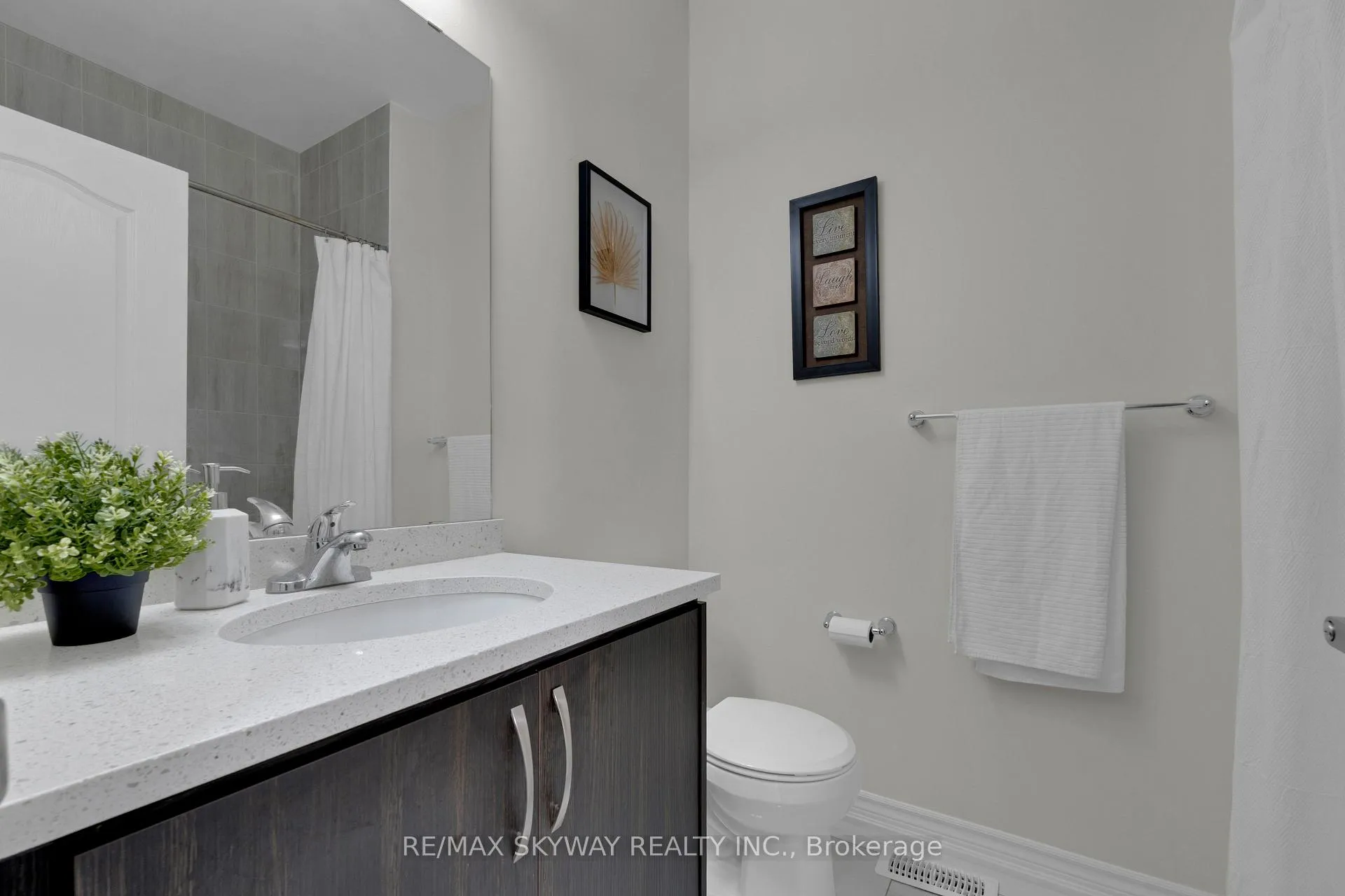Photo 17 of 21 Allegro Drive, Brampton, Credit Valley — HOMEH