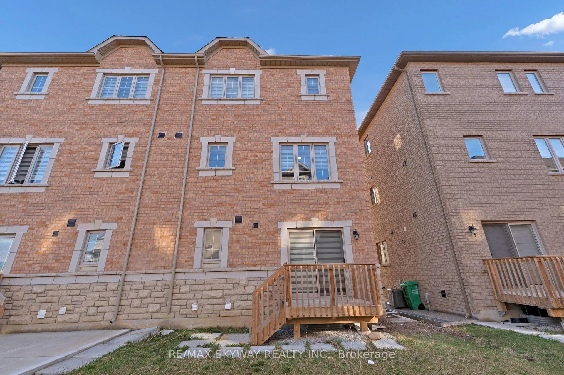 Photo 32 of 21 Allegro Drive, Brampton, Credit Valley — HOMEH