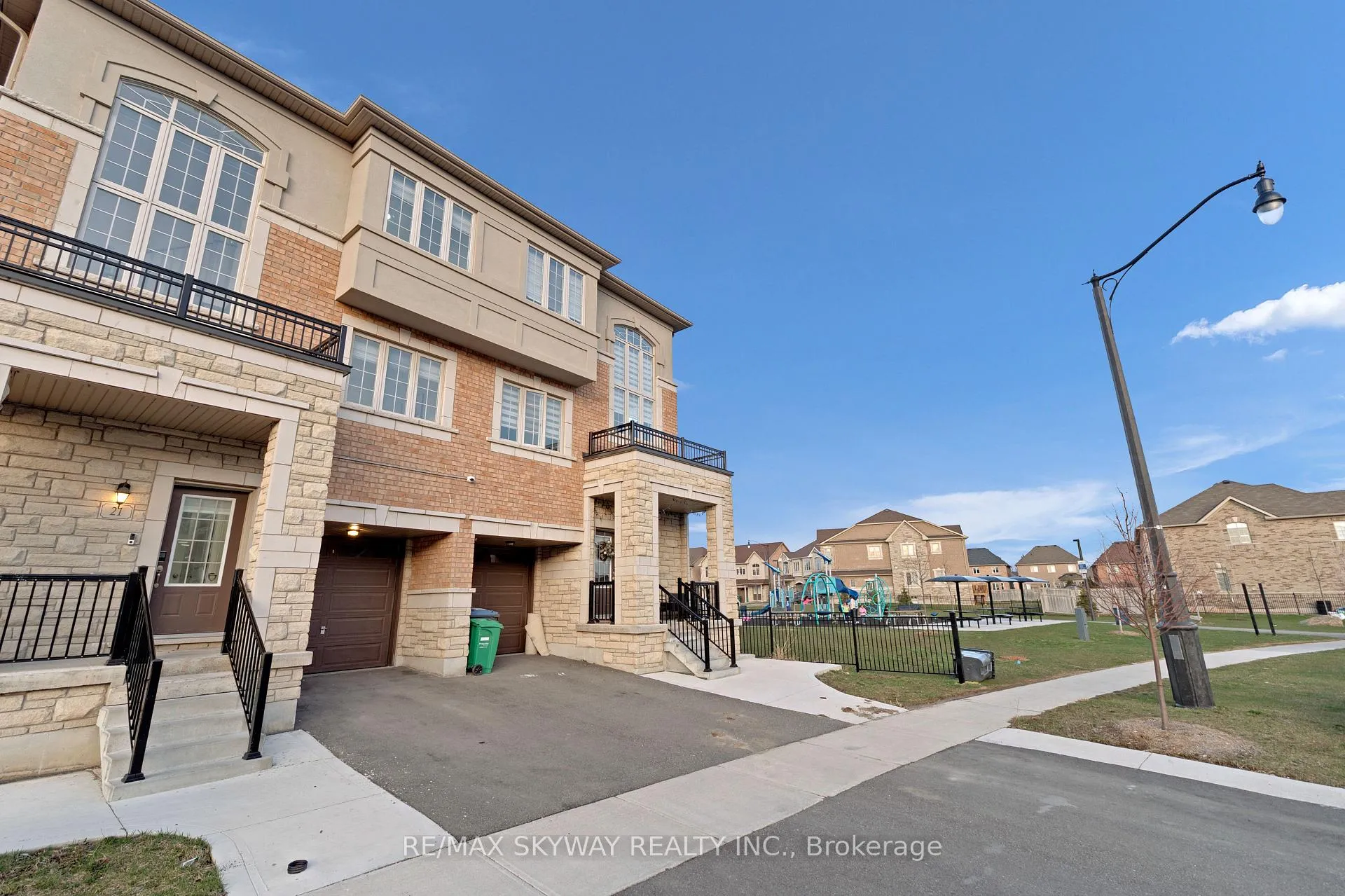 Photo 33 of 21 Allegro Drive, Brampton, Credit Valley — HOMEH