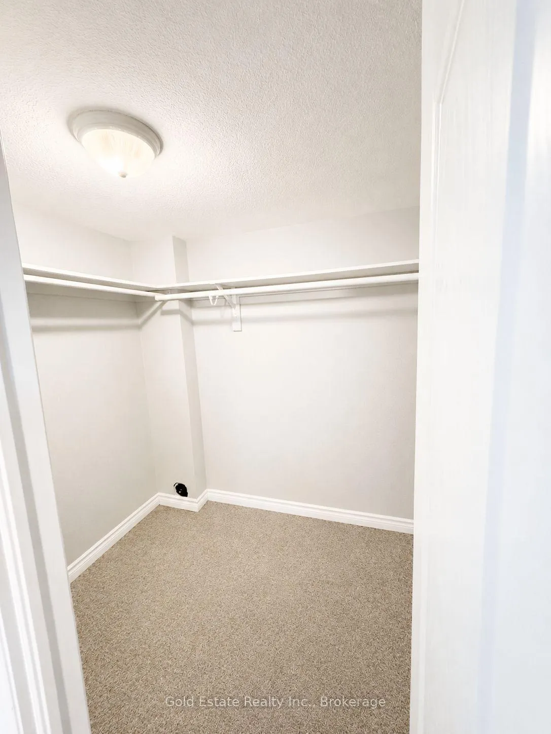 Photo 11 of Unit LOWER, 1387 Marshall Crescent, Milton, Beaty — HOMEH