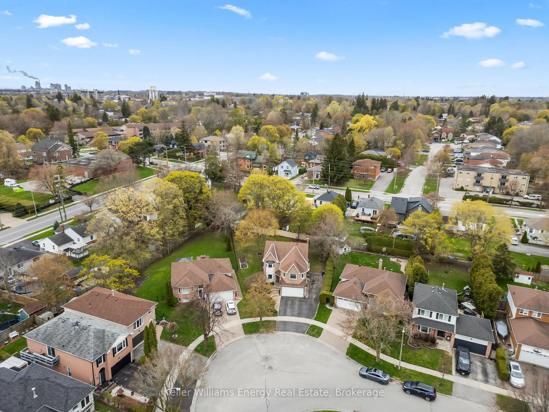 Photo 3 of 19 Farncomb Crescent, Clarington, Bowmanville — HOMEH