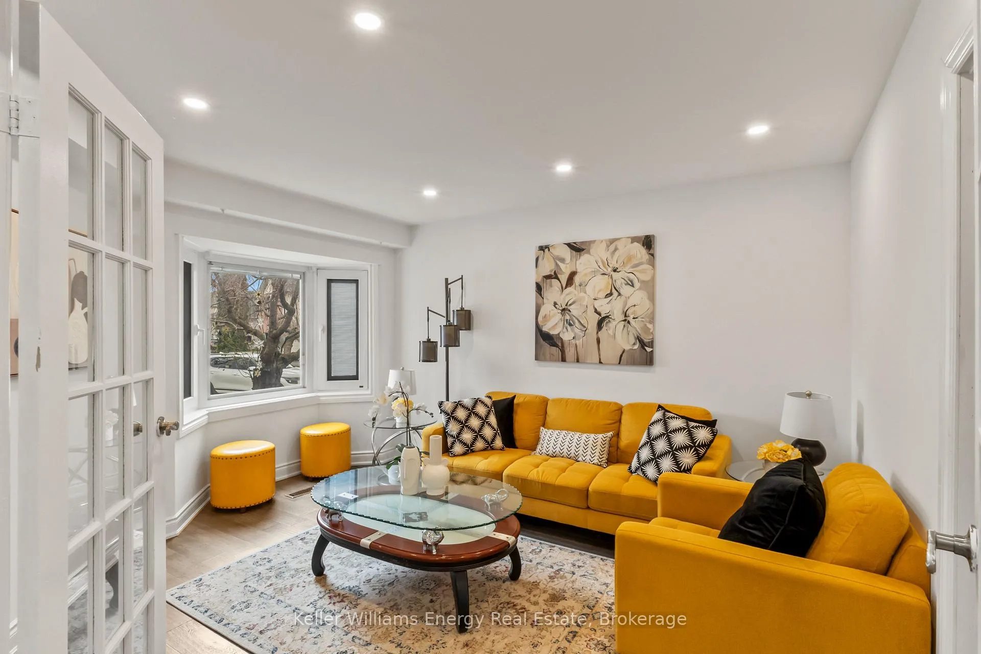 Photo 7 of 19 Farncomb Crescent, Clarington, Bowmanville — HOMEH
