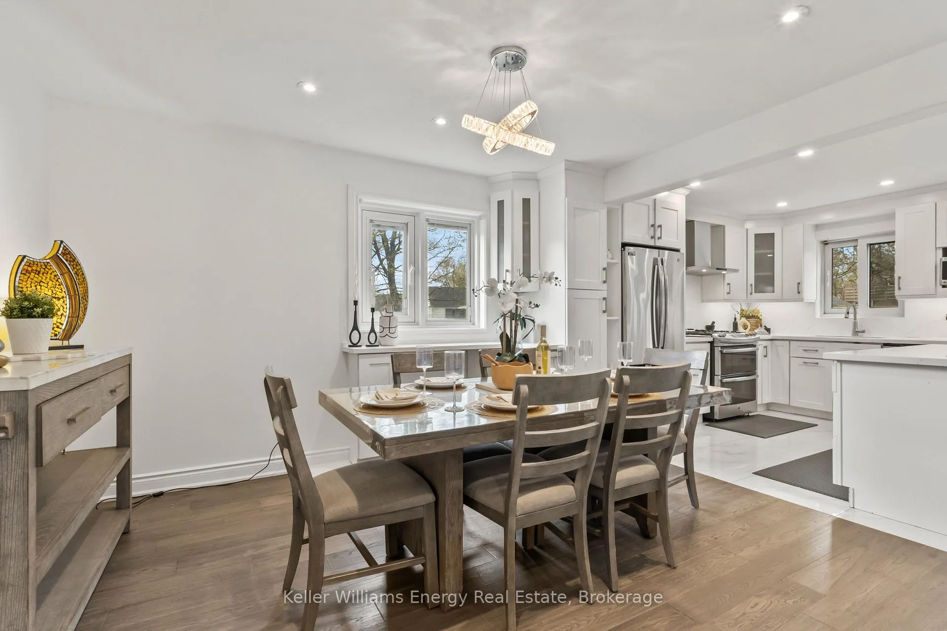 Photo 9 of 19 Farncomb Crescent, Clarington, Bowmanville — HOMEH