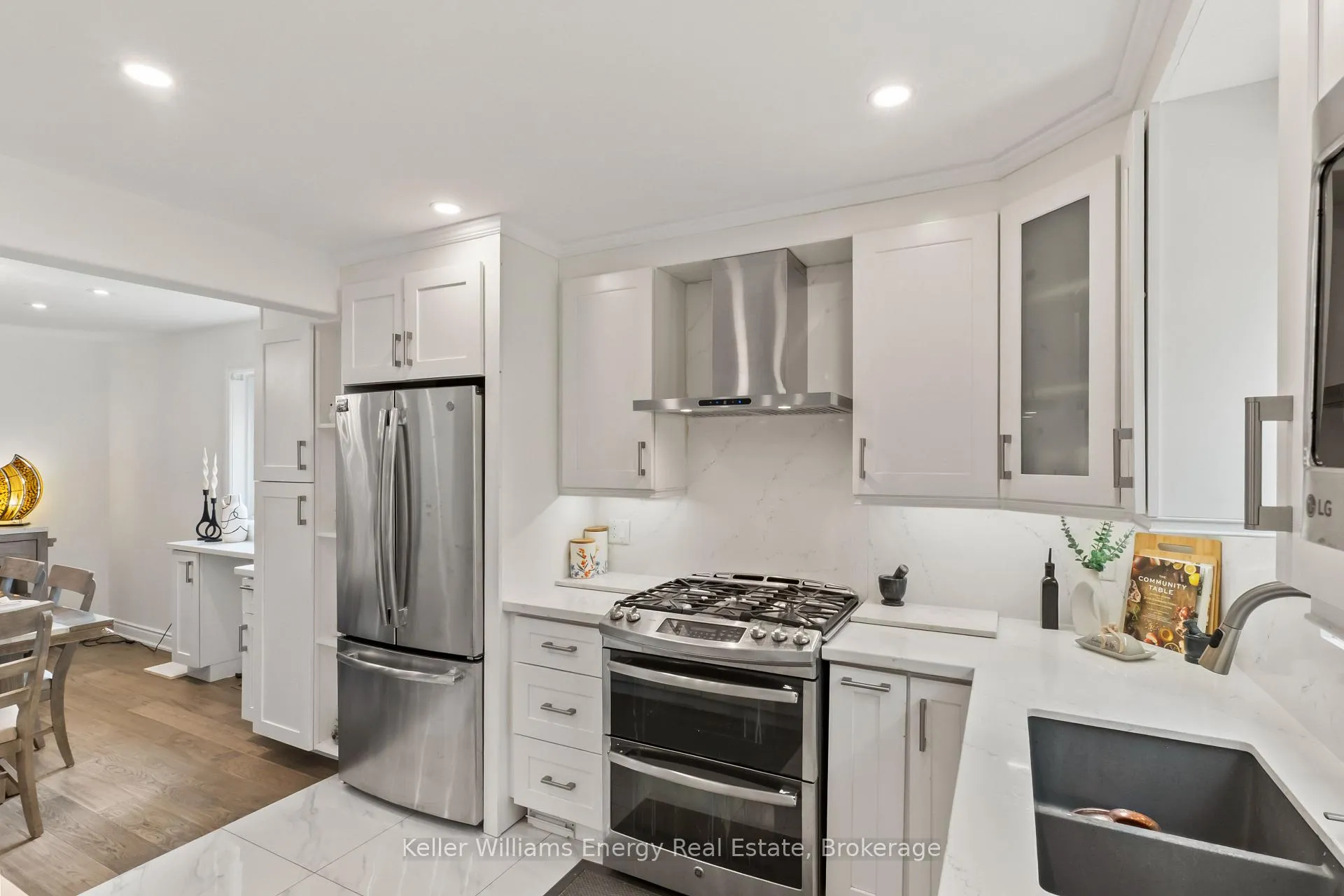 Photo 14 of 19 Farncomb Crescent, Clarington, Bowmanville — HOMEH