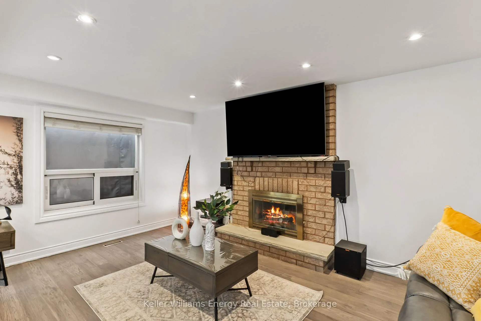 Photo 15 of 19 Farncomb Crescent, Clarington, Bowmanville — HOMEH
