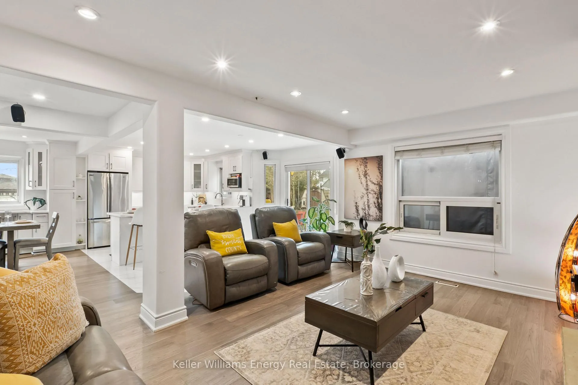 Photo 16 of 19 Farncomb Crescent, Clarington, Bowmanville — HOMEH