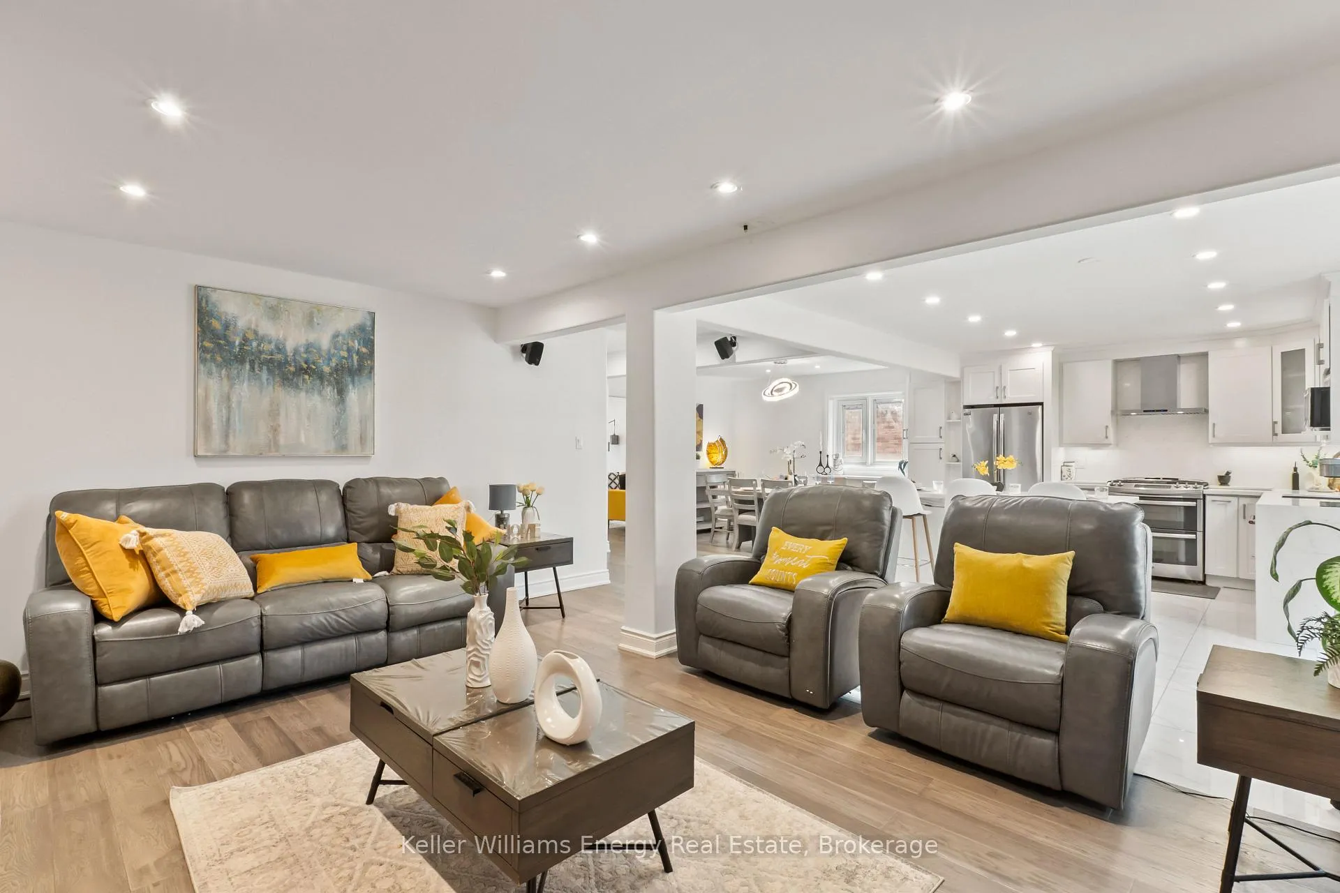 Photo 17 of 19 Farncomb Crescent, Clarington, Bowmanville — HOMEH