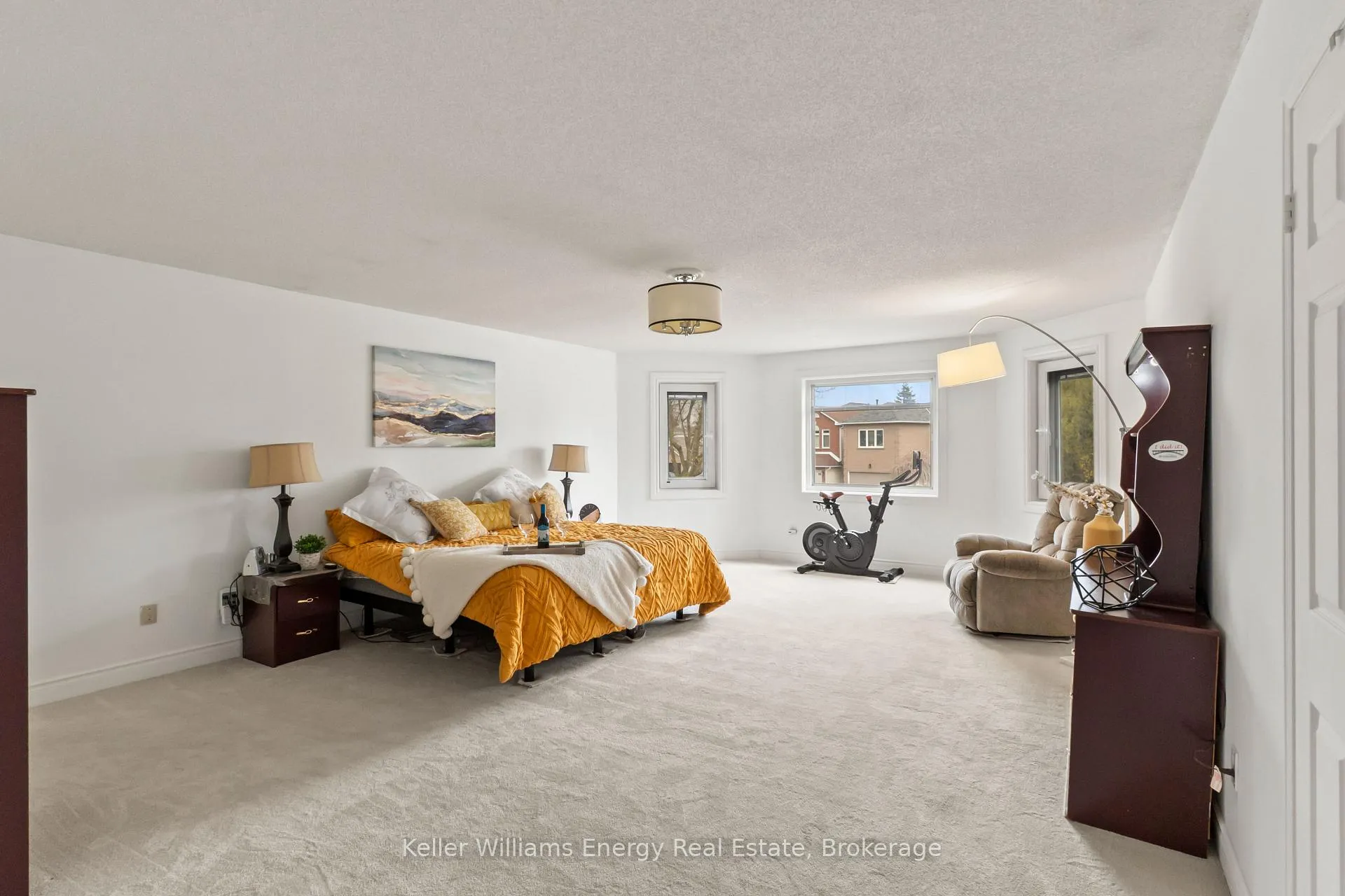 Photo 22 of 19 Farncomb Crescent, Clarington, Bowmanville — HOMEH