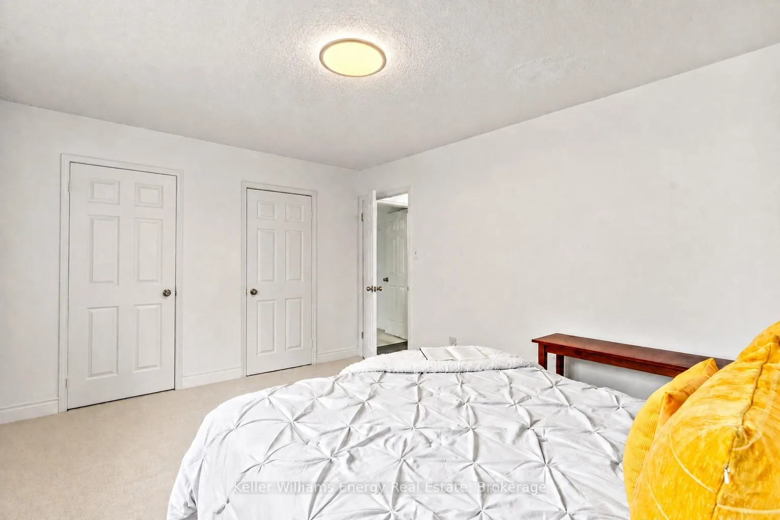 Photo 32 of 19 Farncomb Crescent, Clarington, Bowmanville — HOMEH