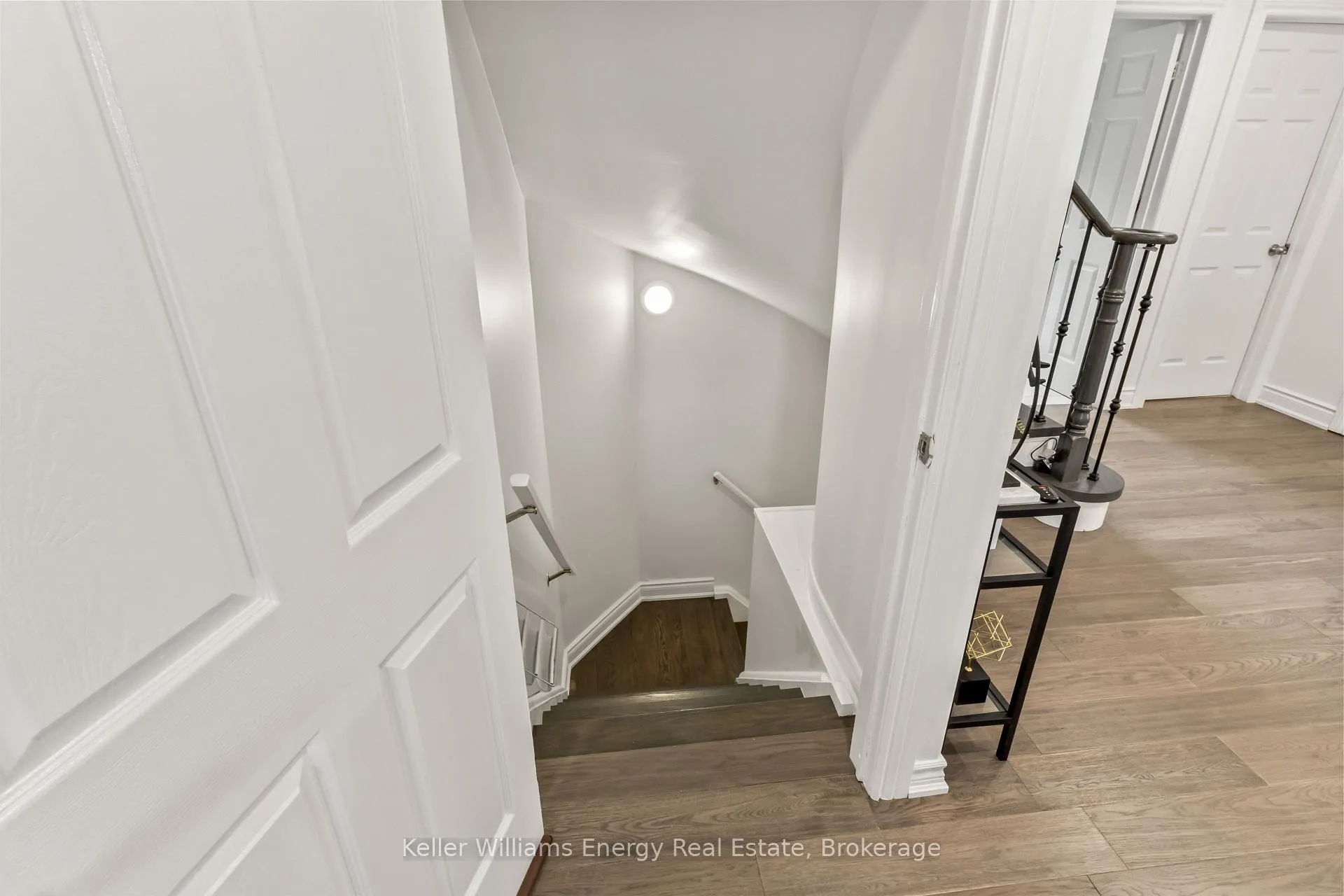 Photo 33 of 19 Farncomb Crescent, Clarington, Bowmanville — HOMEH