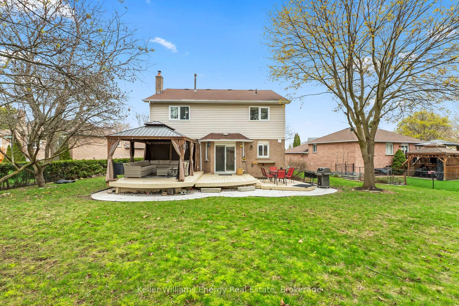 Photo 43 of 19 Farncomb Crescent, Clarington, Bowmanville — HOMEH