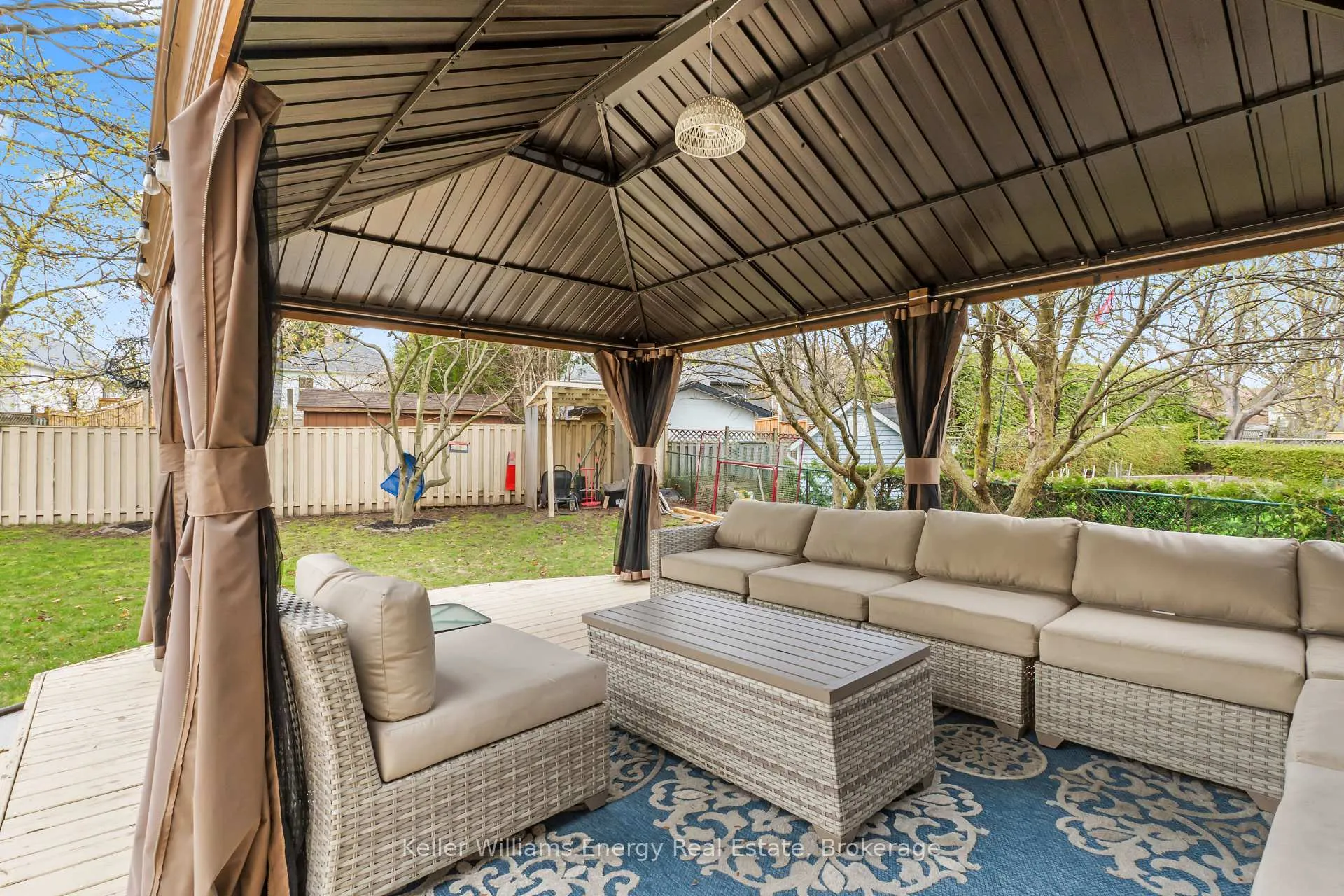 Photo 47 of 19 Farncomb Crescent, Clarington, Bowmanville — HOMEH