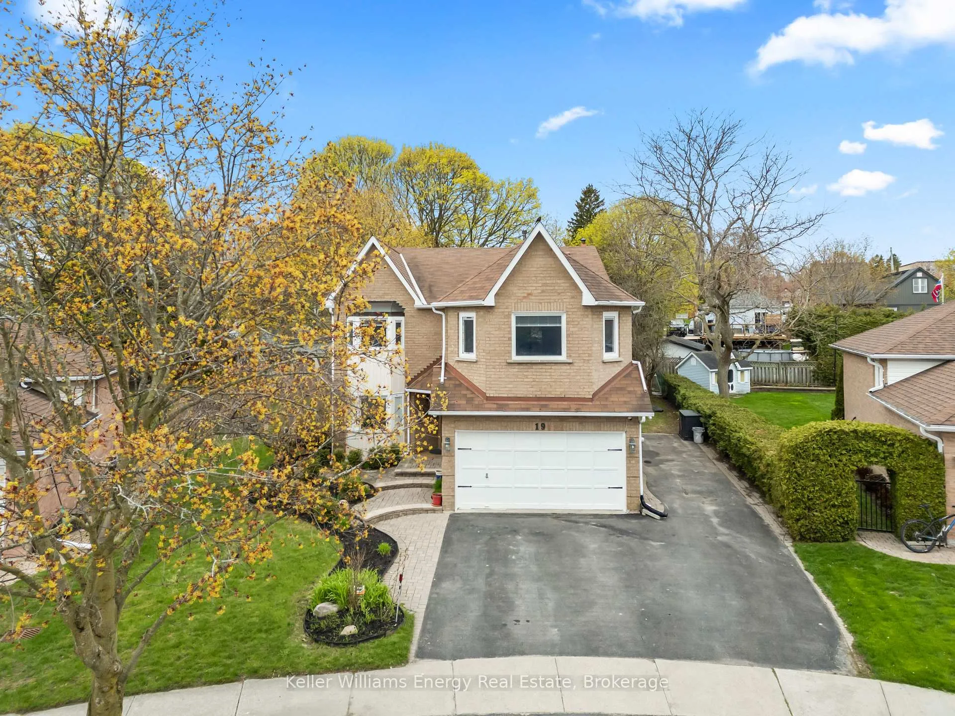 Photo 50 of 19 Farncomb Crescent, Clarington, Bowmanville — HOMEH
