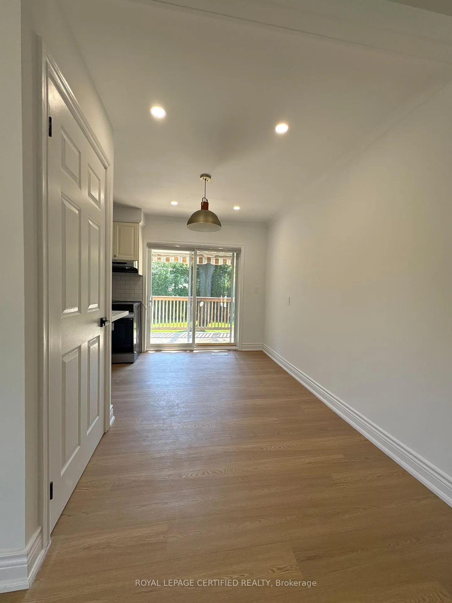 Photo 5 of 414 Third Line, Oakville, West — HOMEH