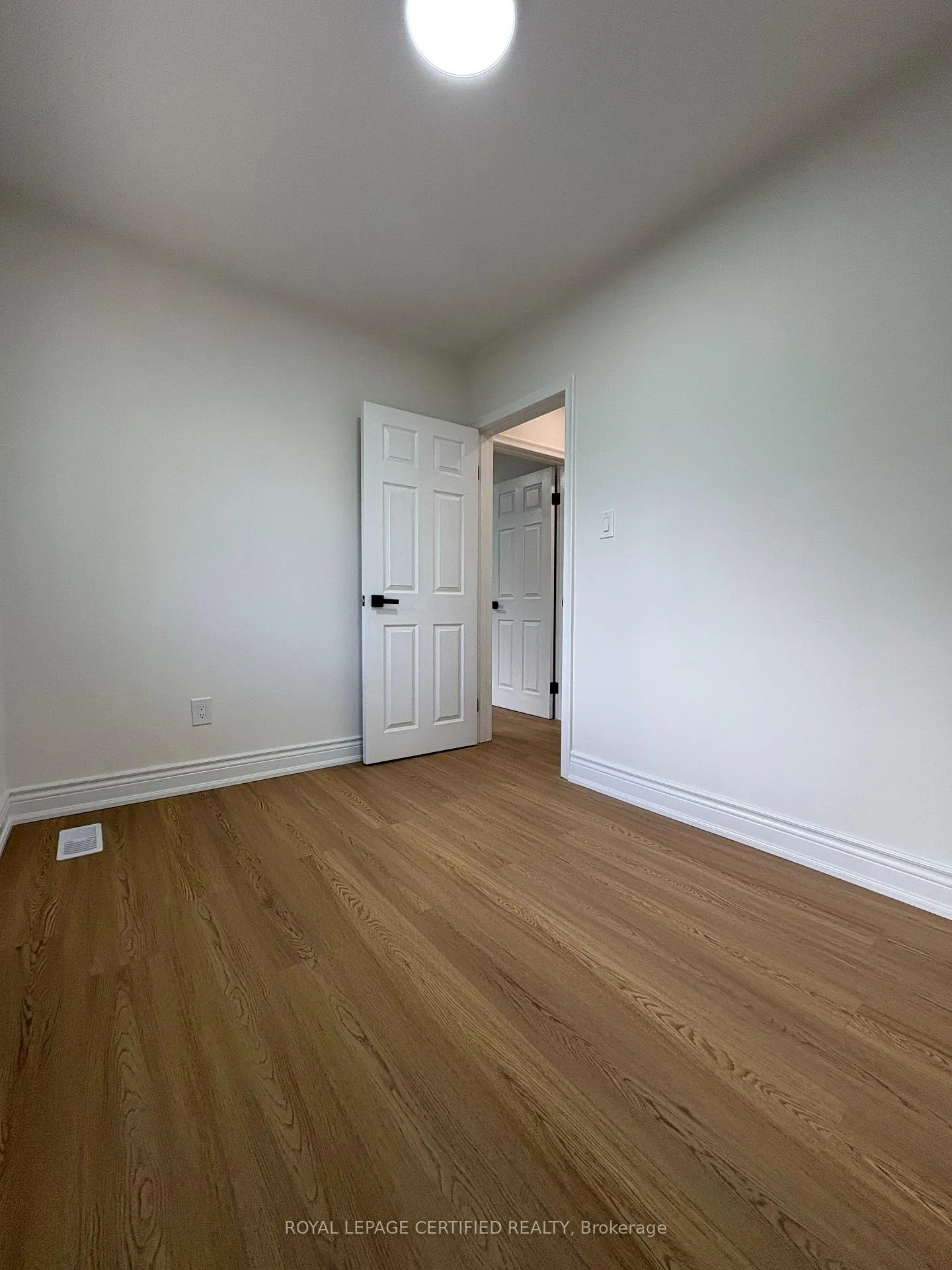 Photo 16 of 414 Third Line, Oakville, West — HOMEH