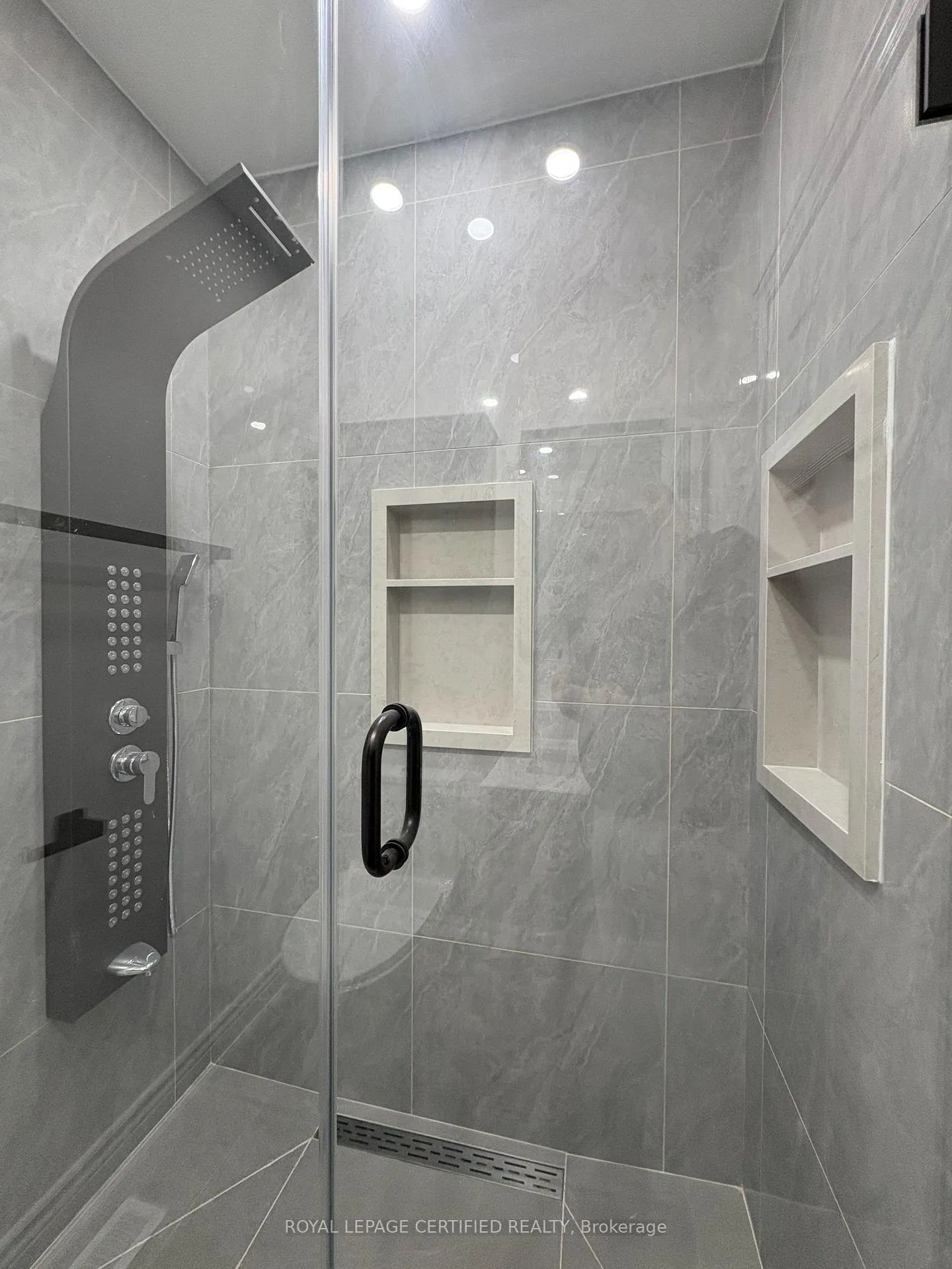 Photo 20 of 414 Third Line, Oakville, West — HOMEH
