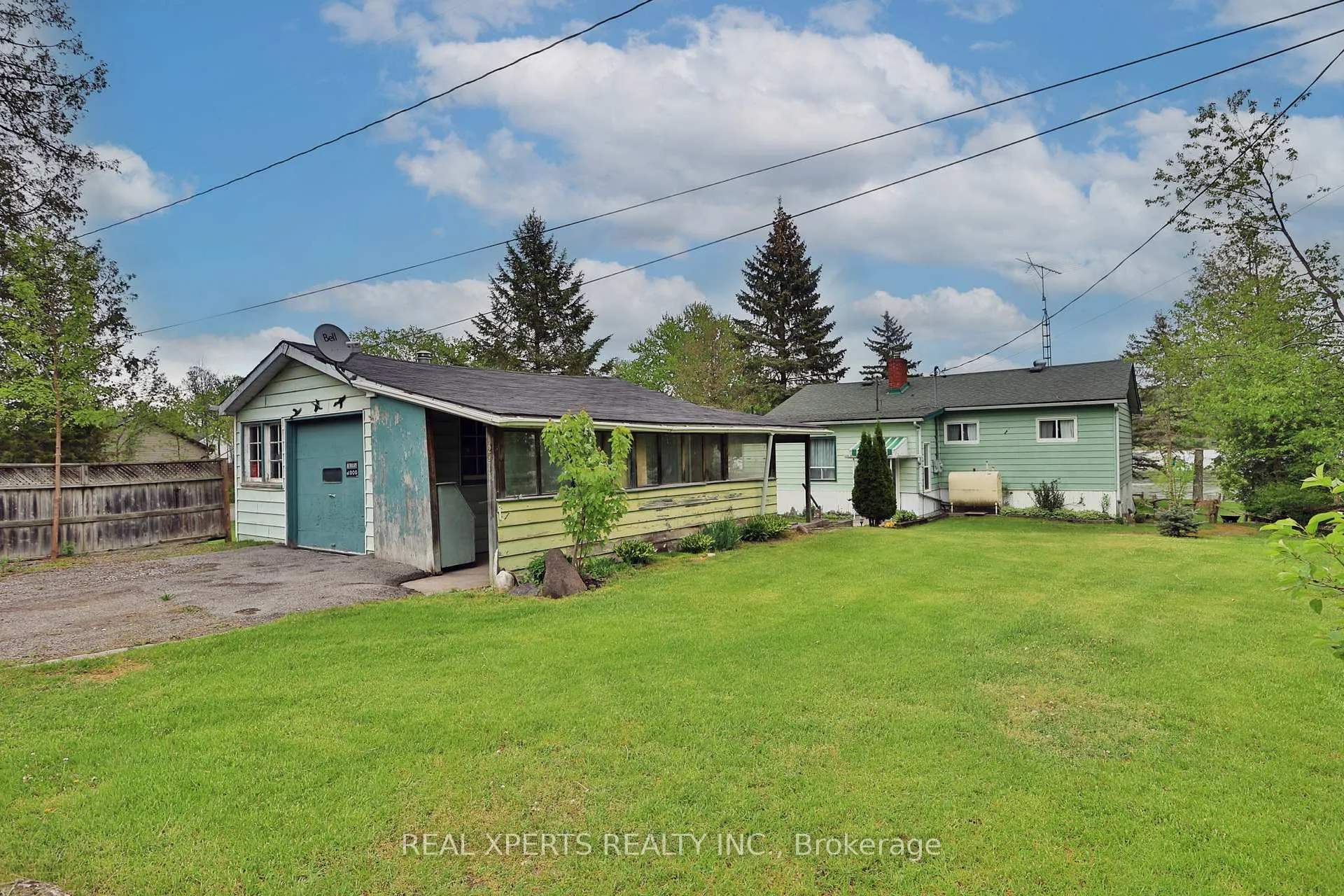 Photo 12 of 29 Prior Lane, Quinte West, Sidney Ward — HOMEH