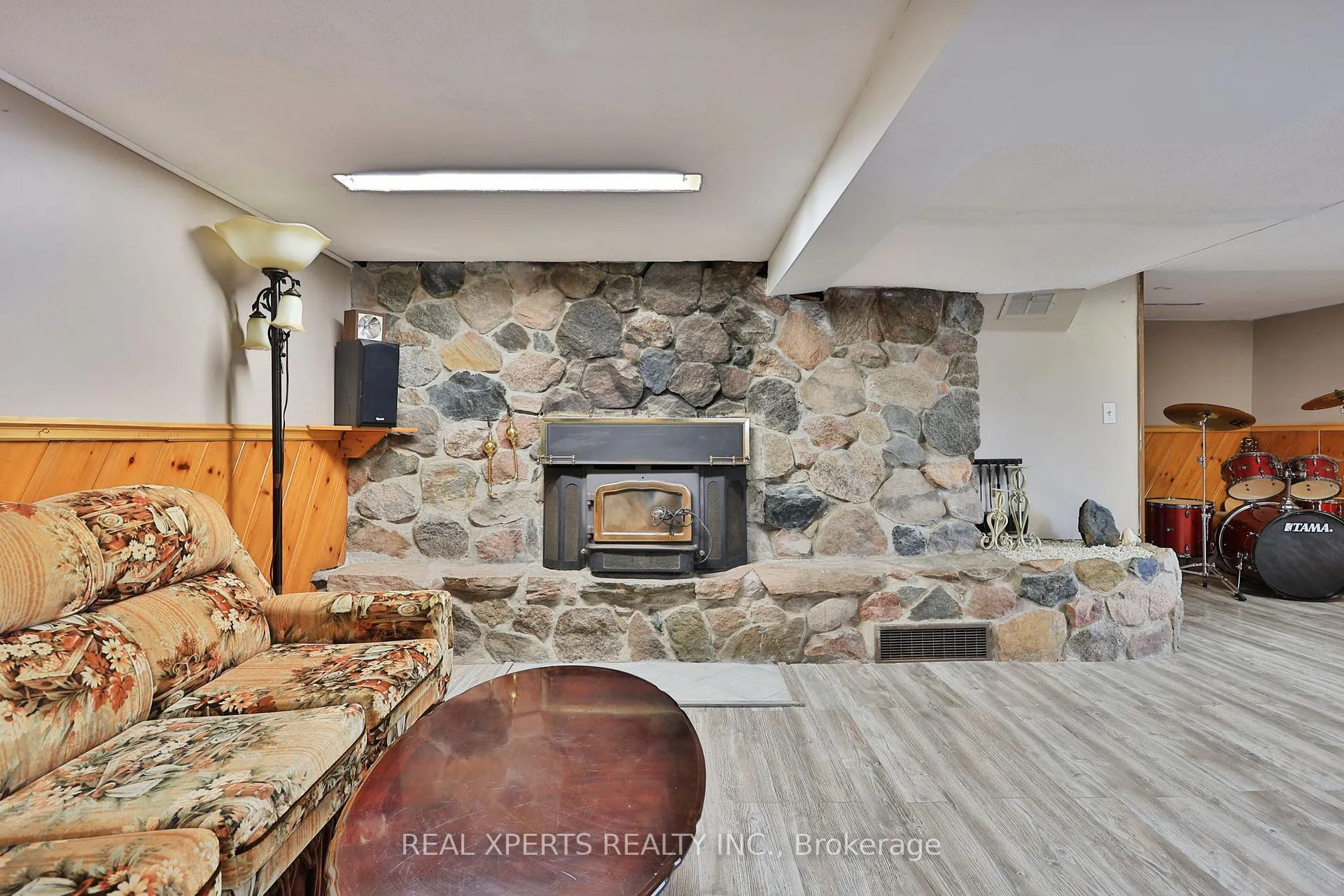 Photo 23 of 29 Prior Lane, Quinte West, Sidney Ward — HOMEH