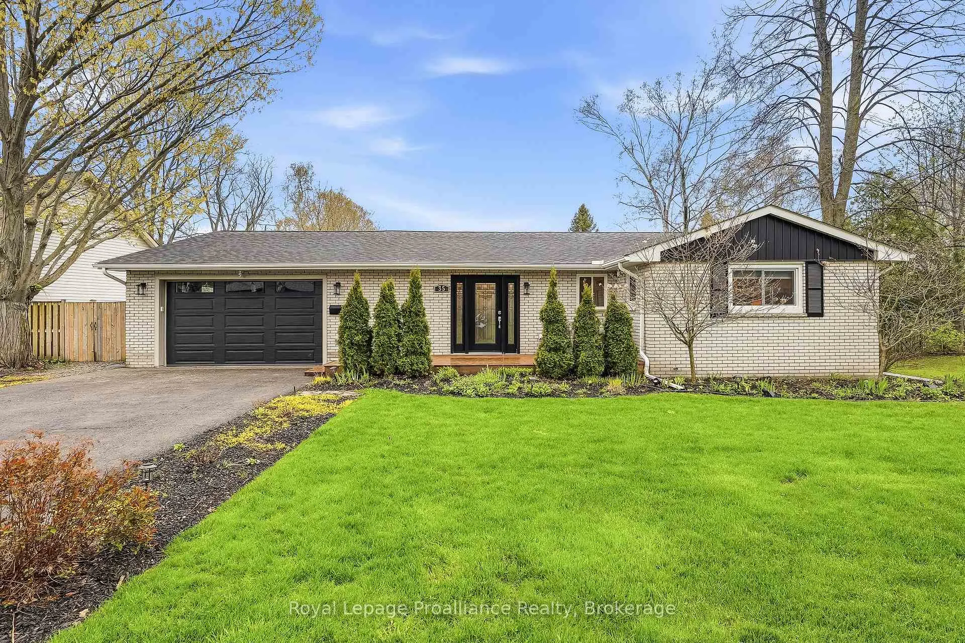 Photo 3 of 35 Hamilton Avenue, Cobourg — HOMEH