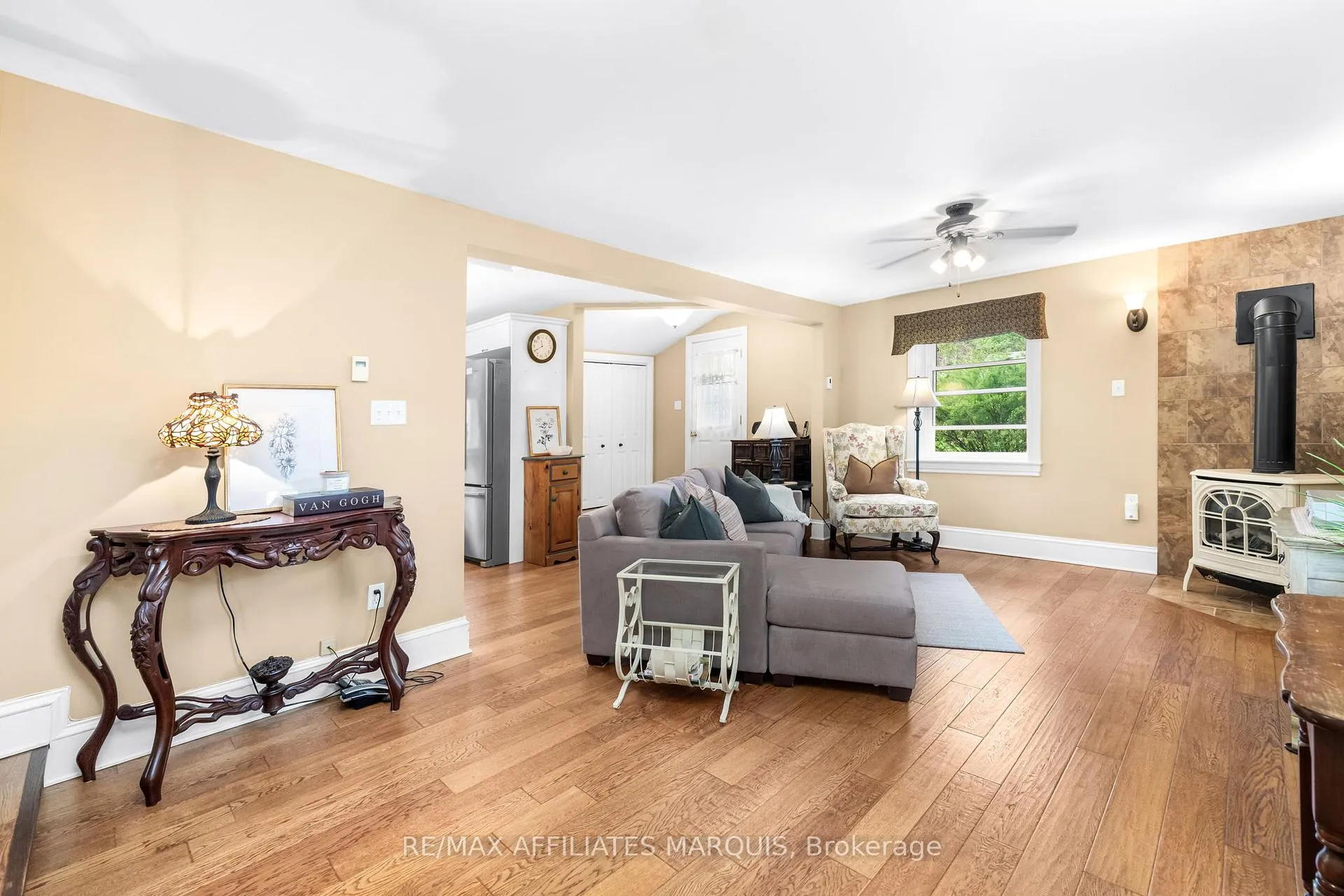 Photo 10 of 4 Park Avenue, Smiths Falls — HOMEH