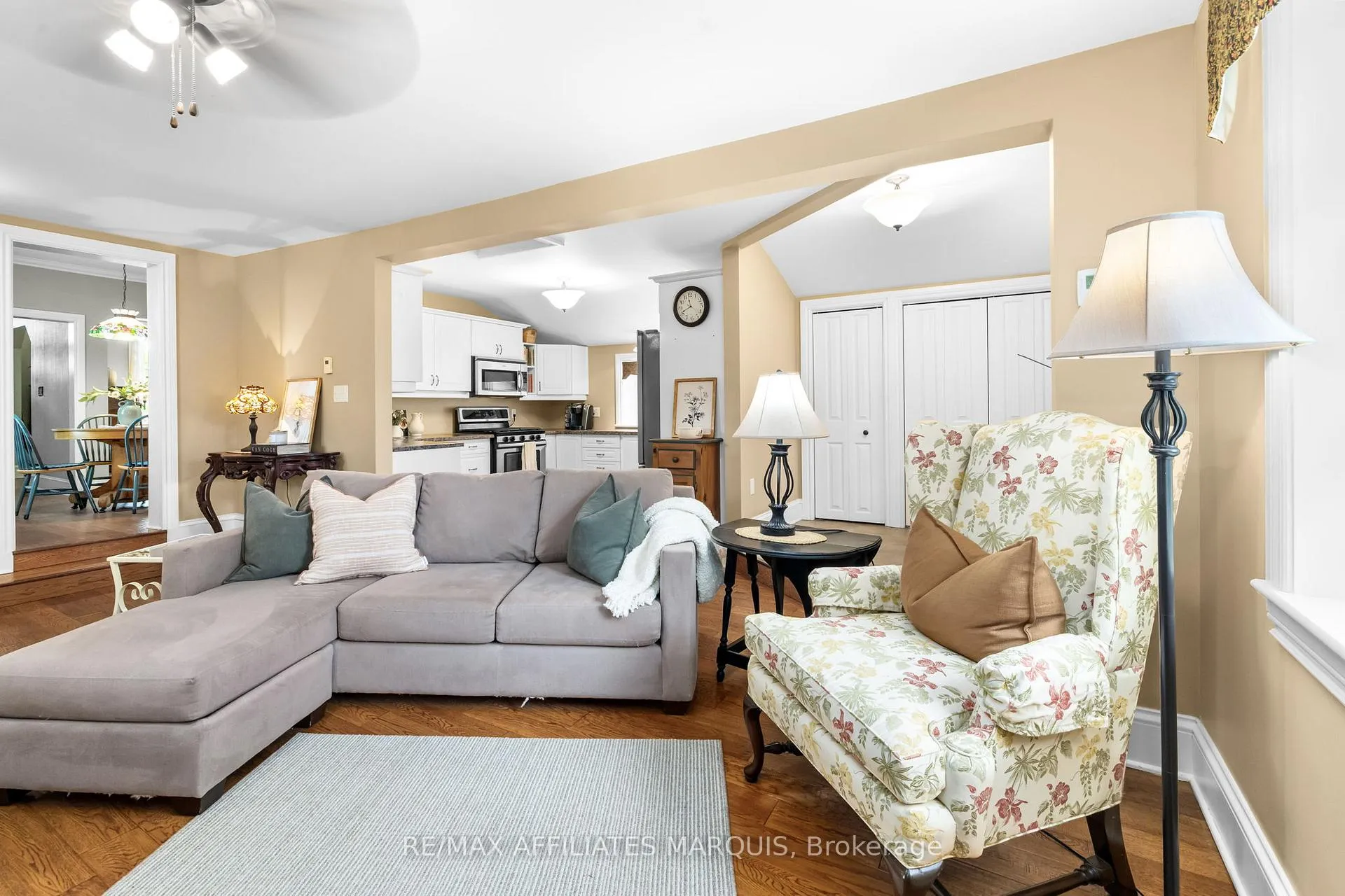 Photo 13 of 4 Park Avenue, Smiths Falls — HOMEH