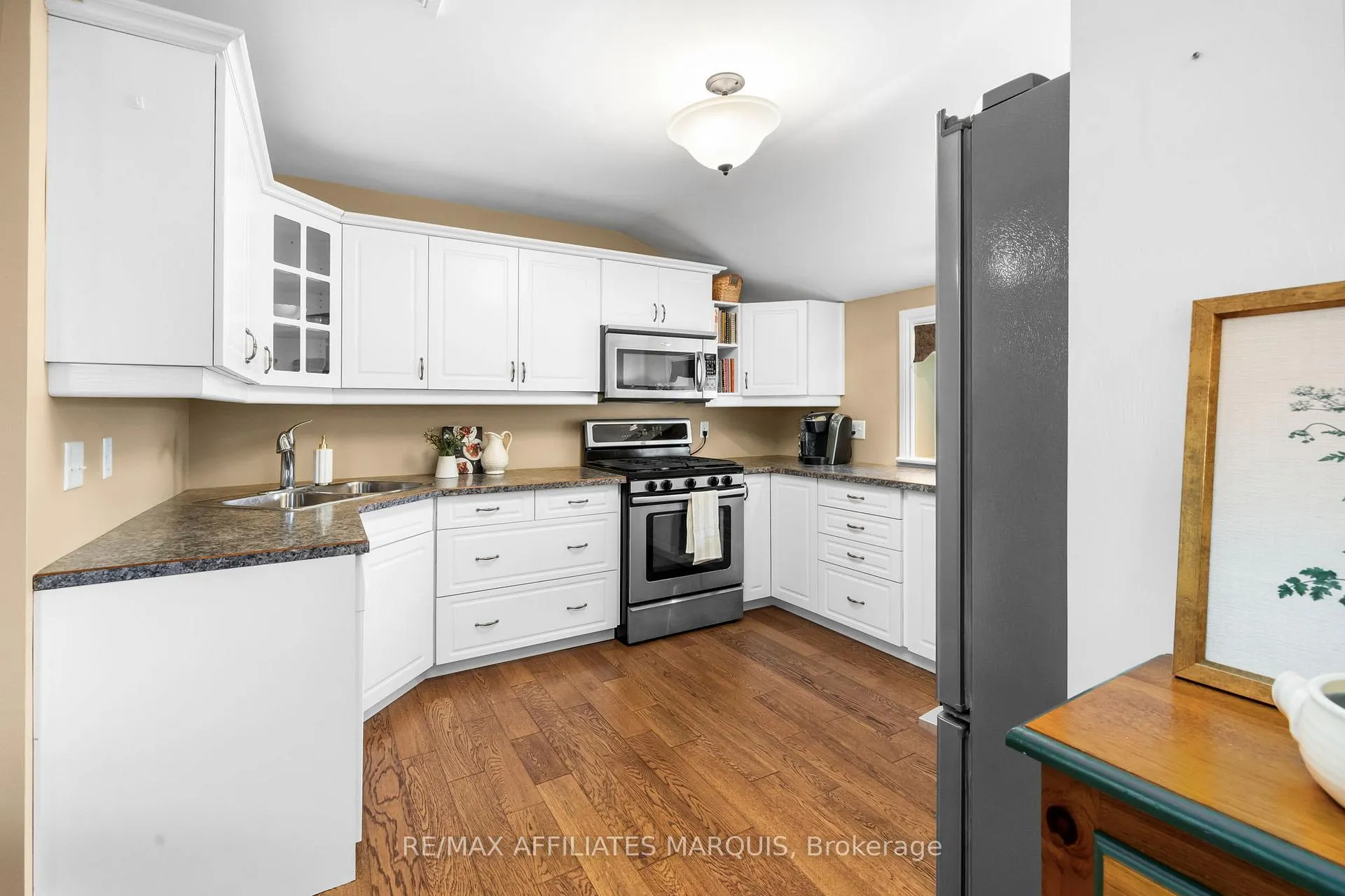 Photo 14 of 4 Park Avenue, Smiths Falls — HOMEH