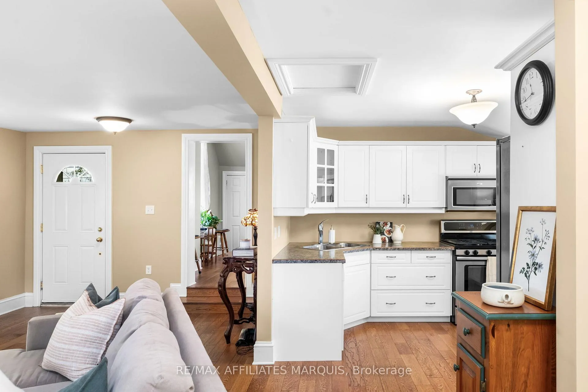 Photo 18 of 4 Park Avenue, Smiths Falls — HOMEH
