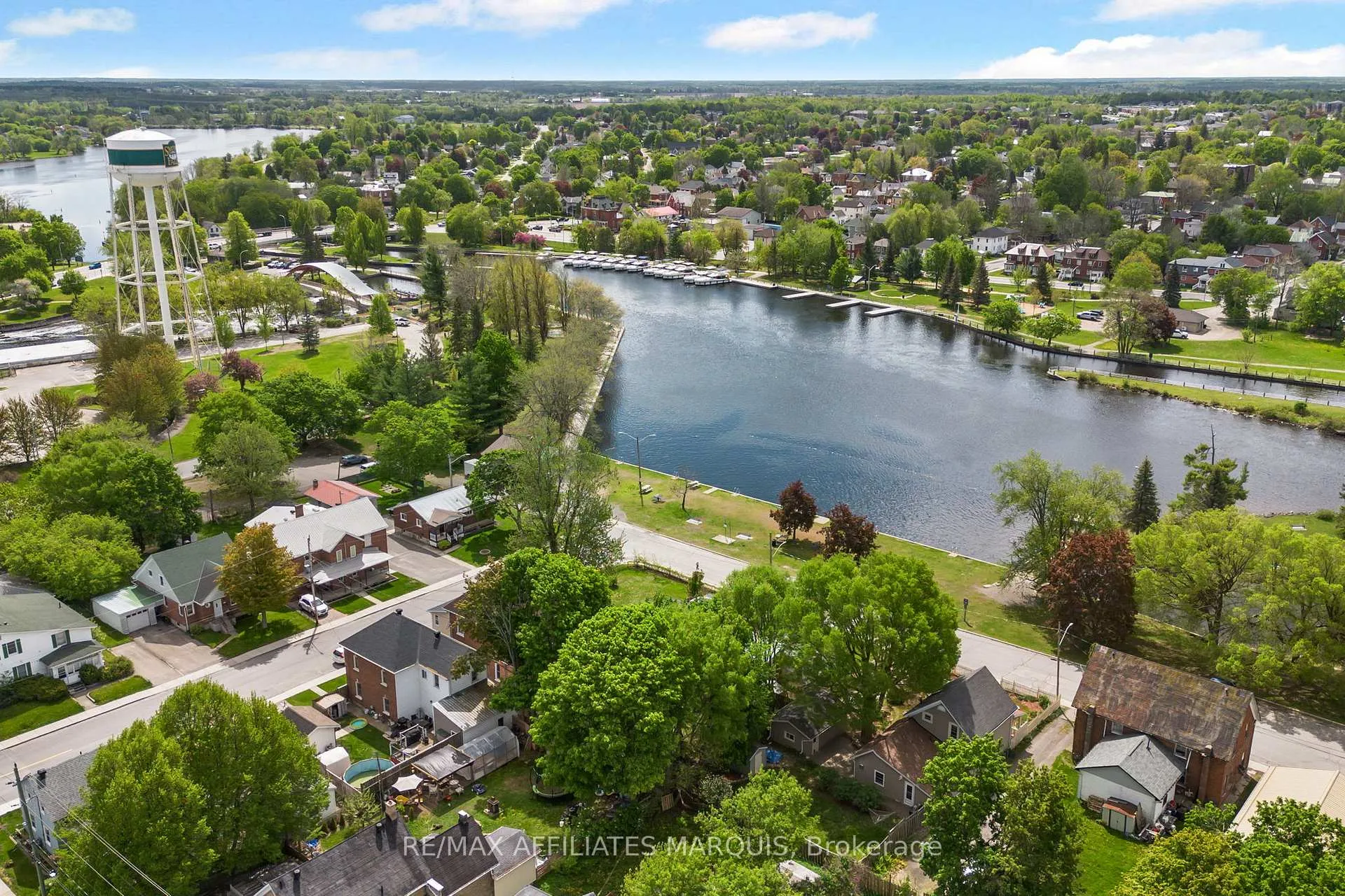 Photo 33 of 4 Park Avenue, Smiths Falls — HOMEH